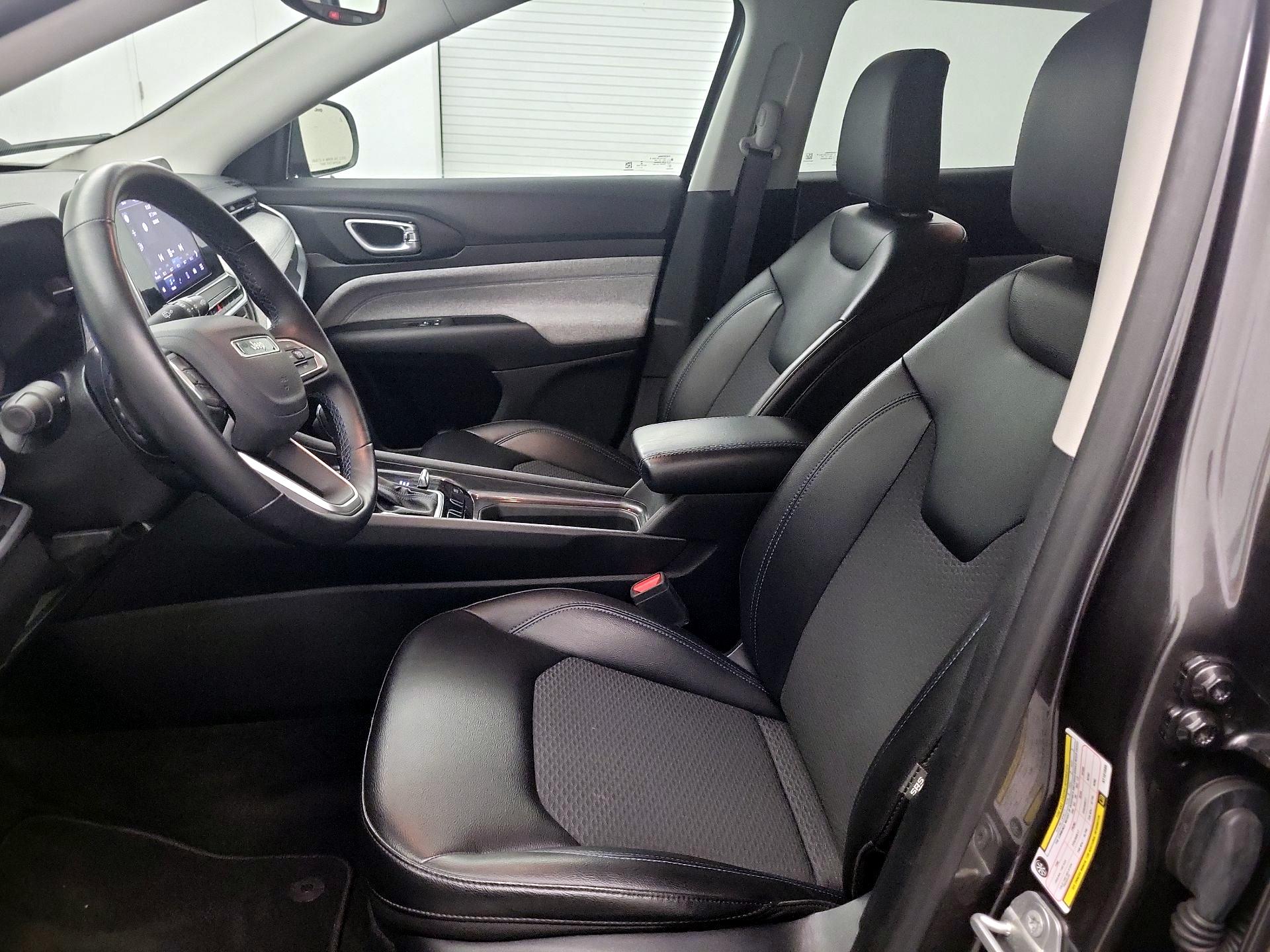 Thumbnail: 2022 Jeep Compass - 11