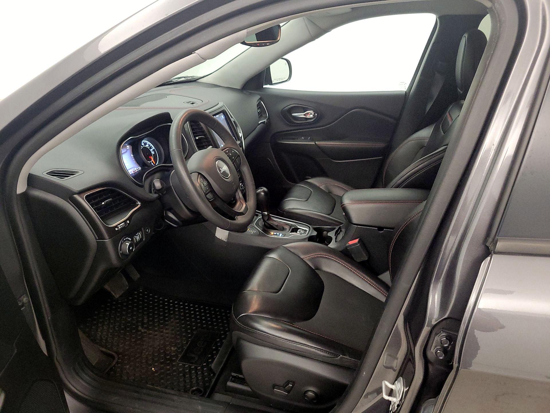 Thumbnail: 2022 Jeep Cherokee - 19