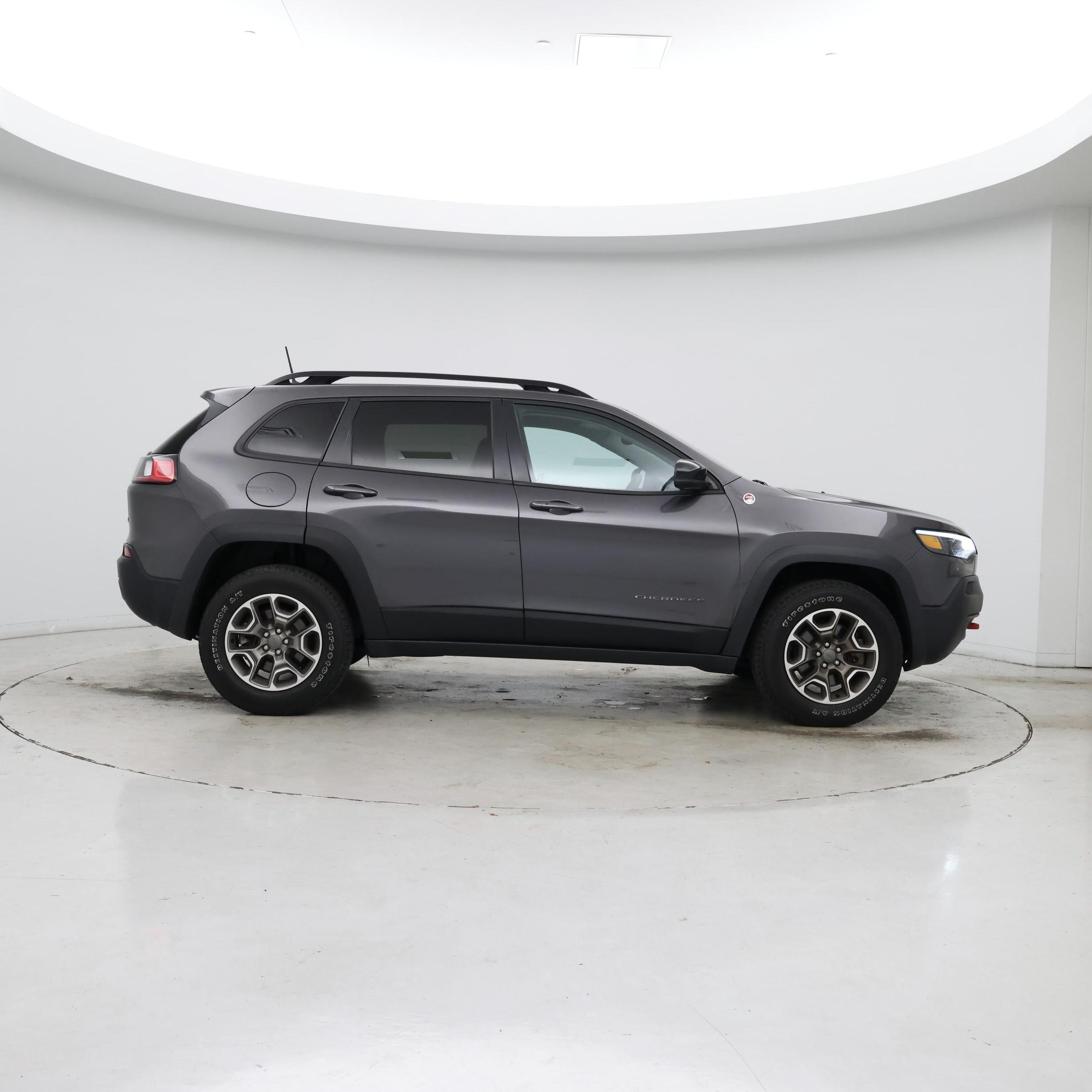 Thumbnail: 2022 Jeep Cherokee - 7
