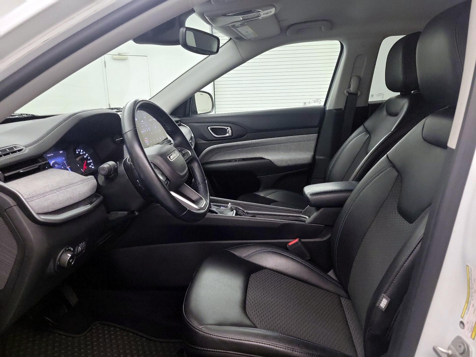 Thumbnail: 2022 Jeep Compass - 11