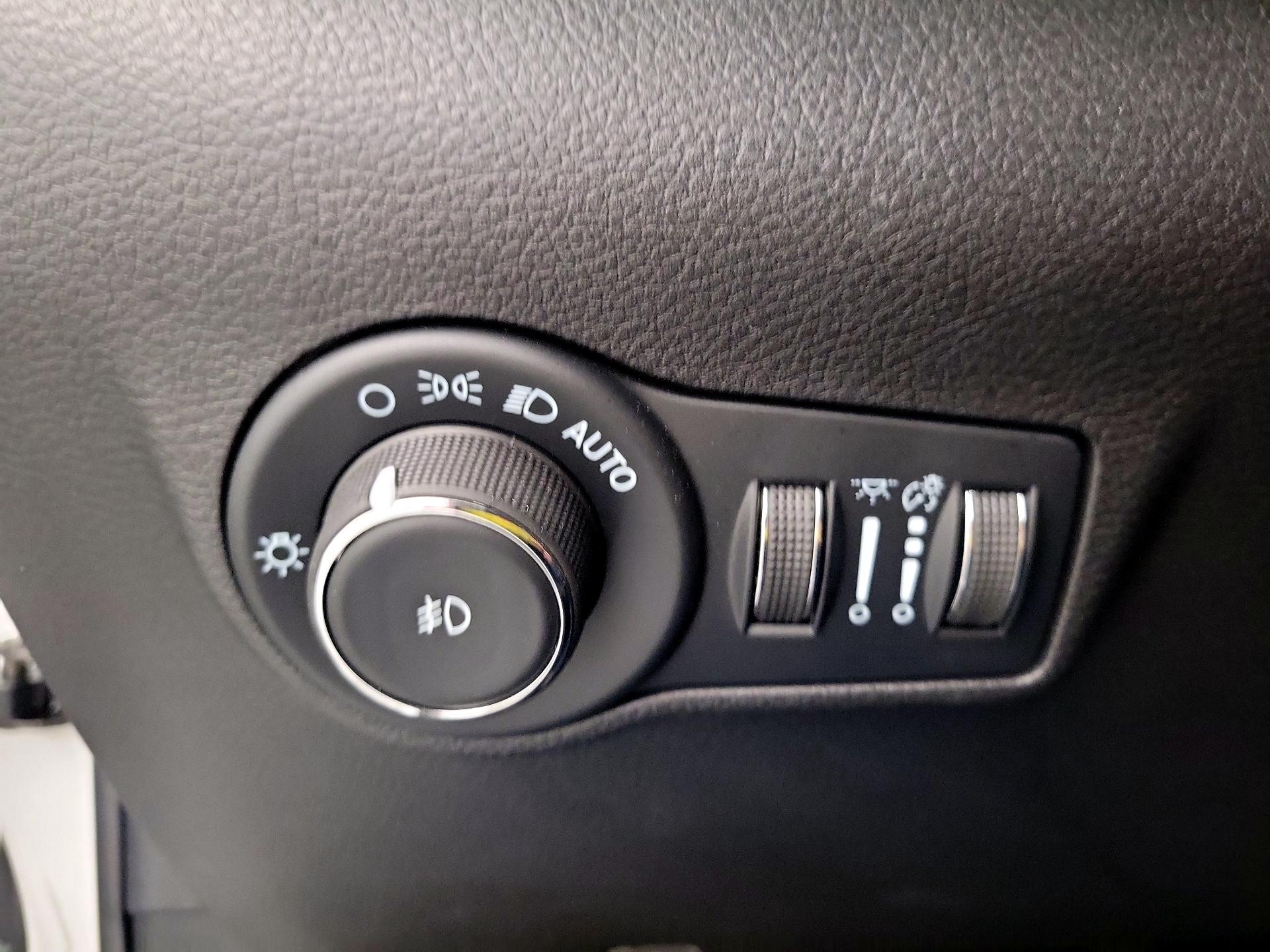 Thumbnail: 2022 Jeep Compass - 13