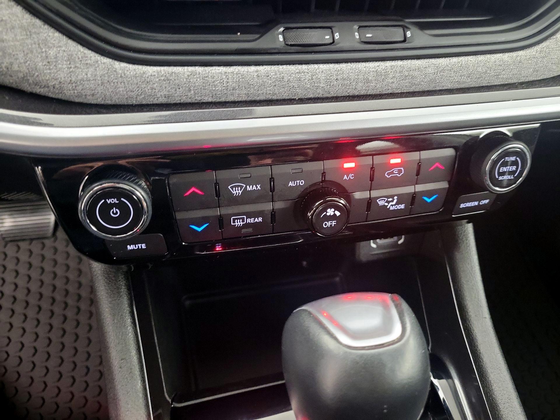 Thumbnail: 2022 Jeep Compass - 16