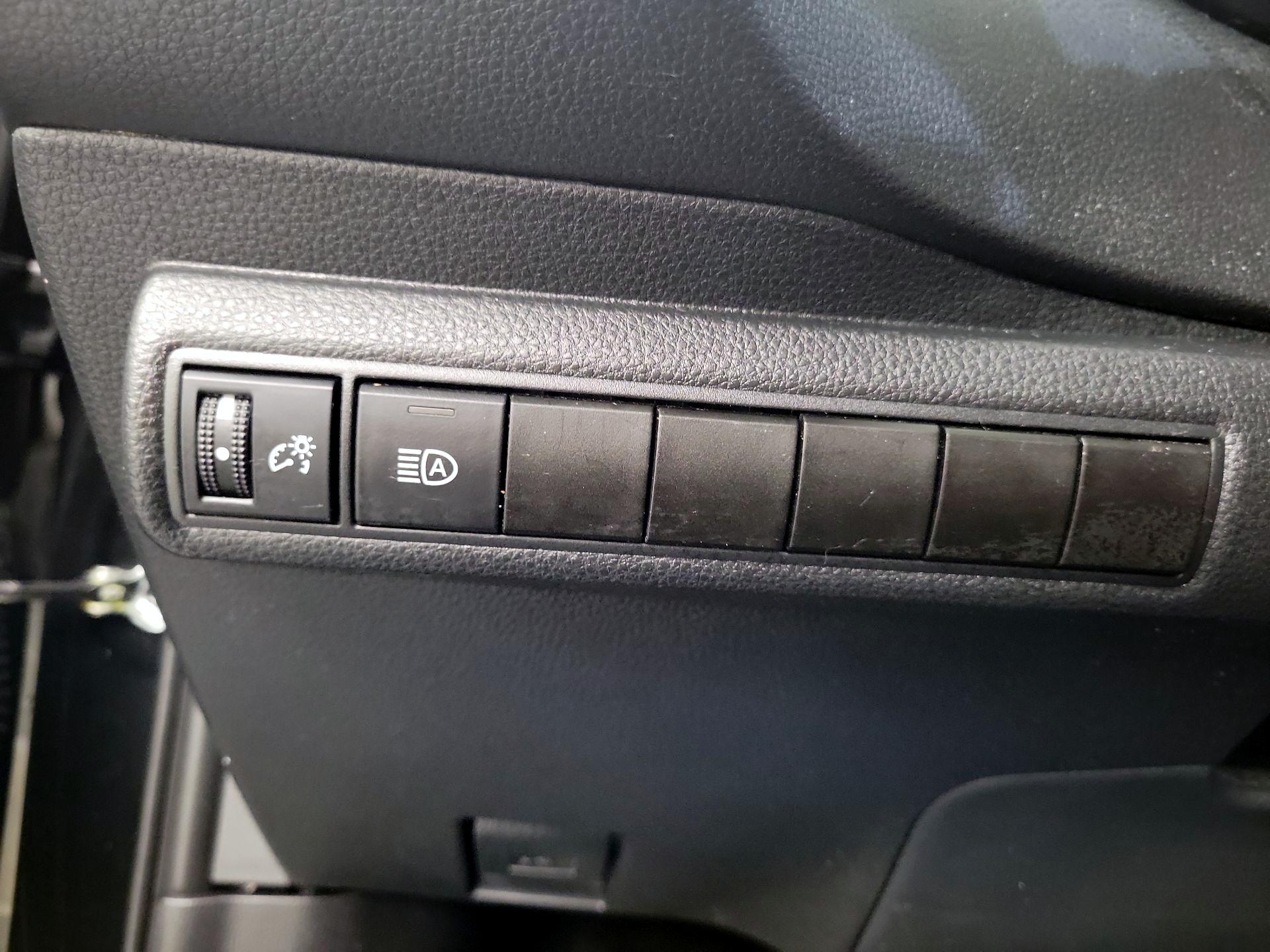 Thumbnail: 2022 Toyota Corolla - 13