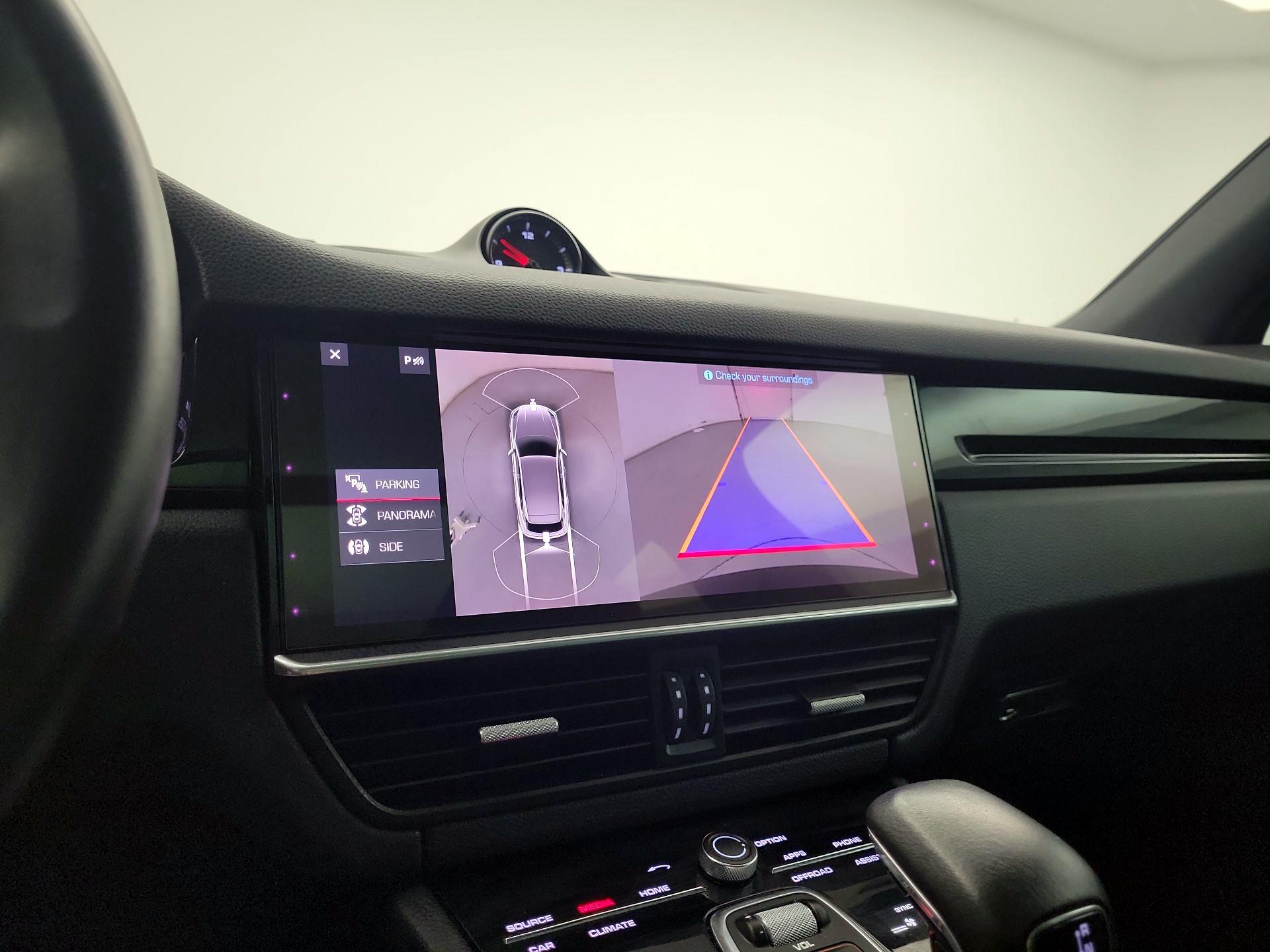 Thumbnail: 2021 Porsche Cayenne - 15