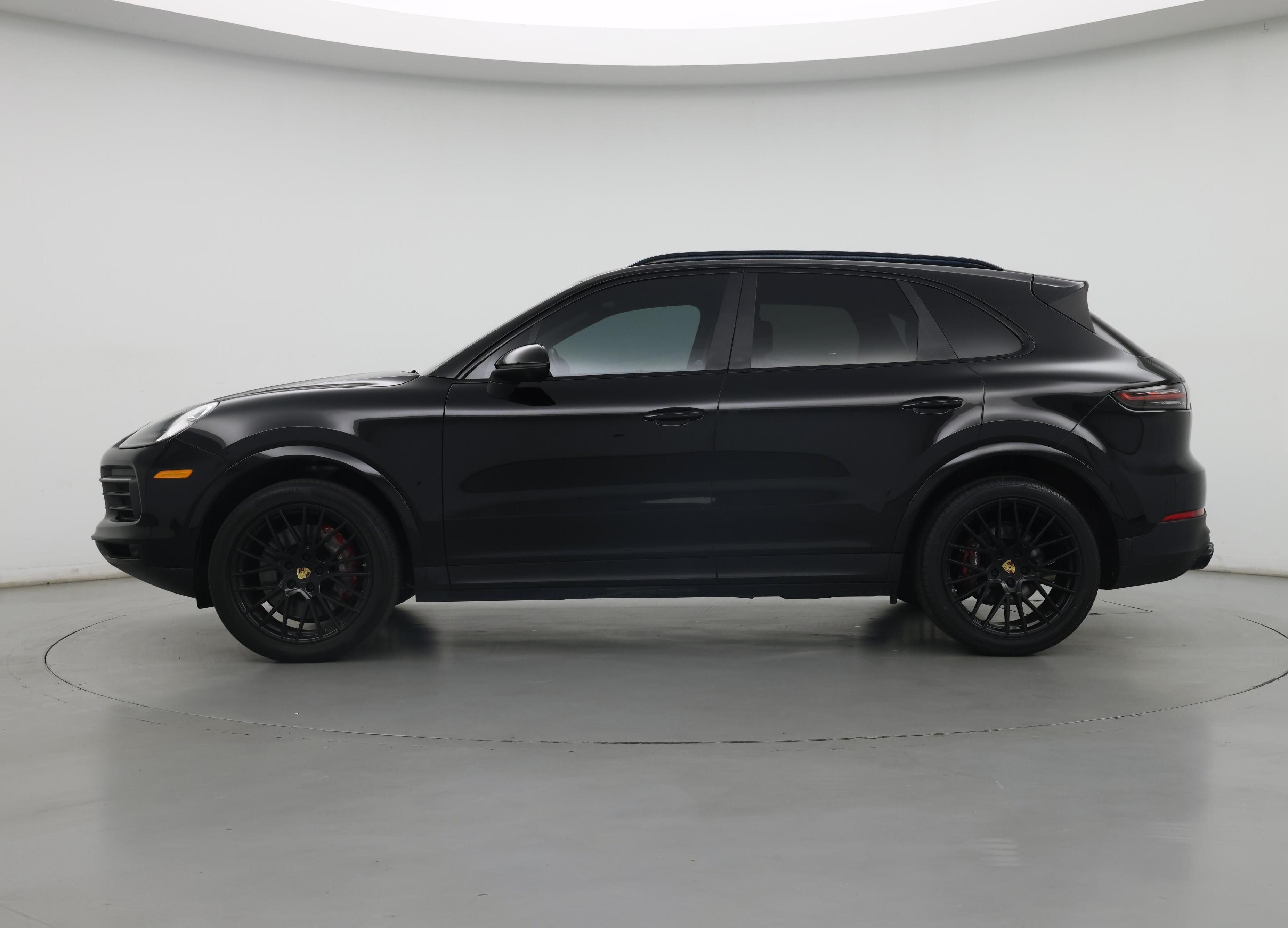 Thumbnail: 2021 Porsche Cayenne - 3
