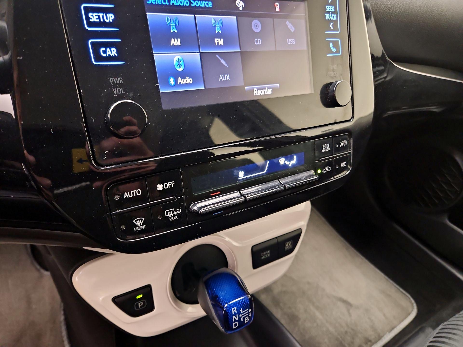 Thumbnail: 2018 Toyota Prius - 16