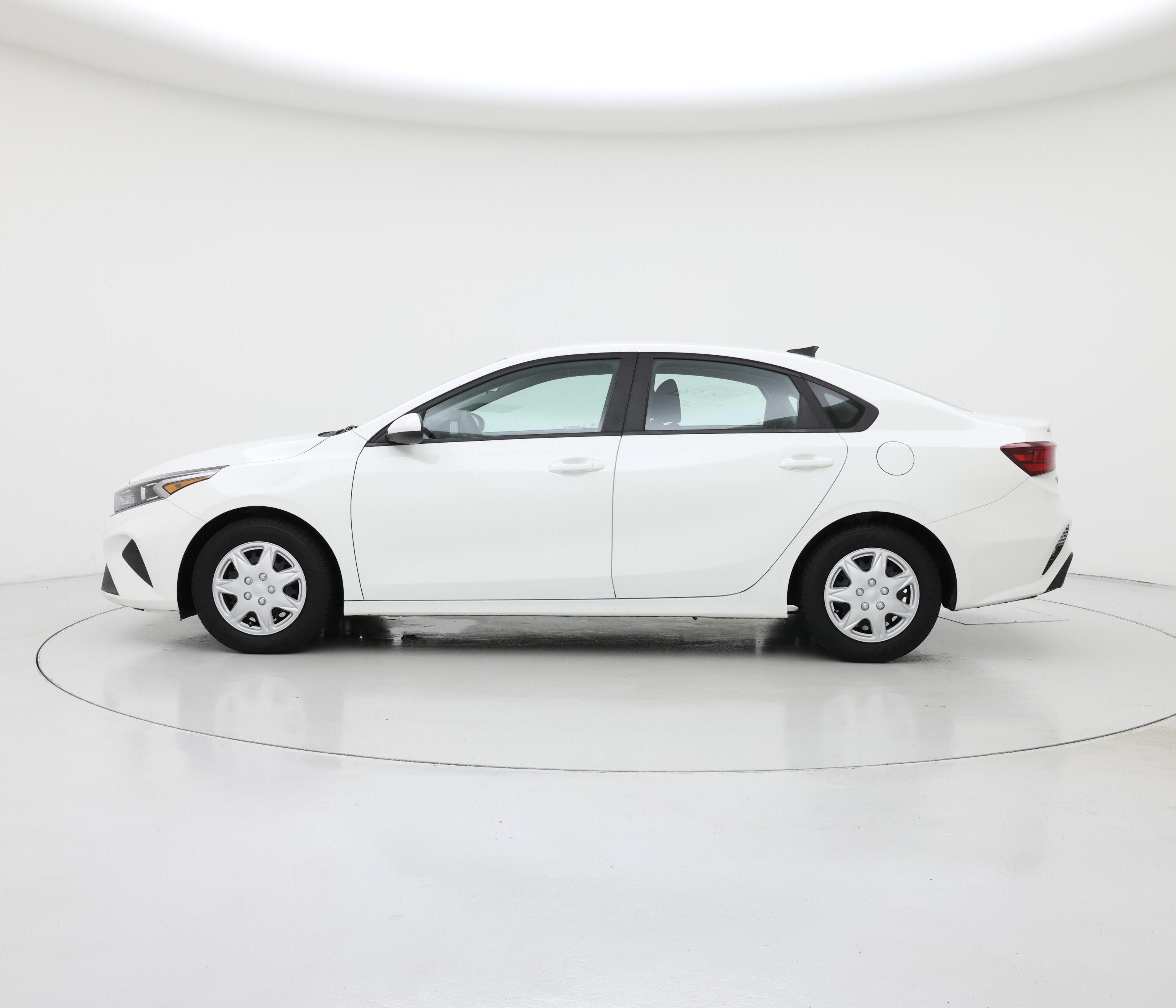 Thumbnail: 2022 Kia Forte - 3