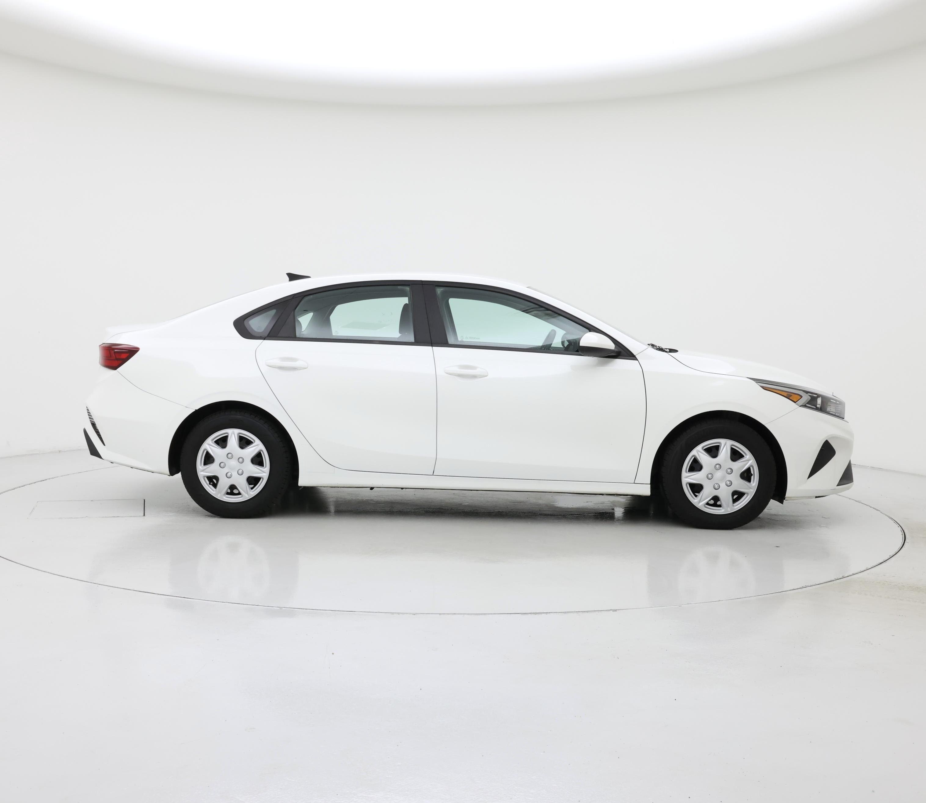 Thumbnail: 2022 Kia Forte - 7