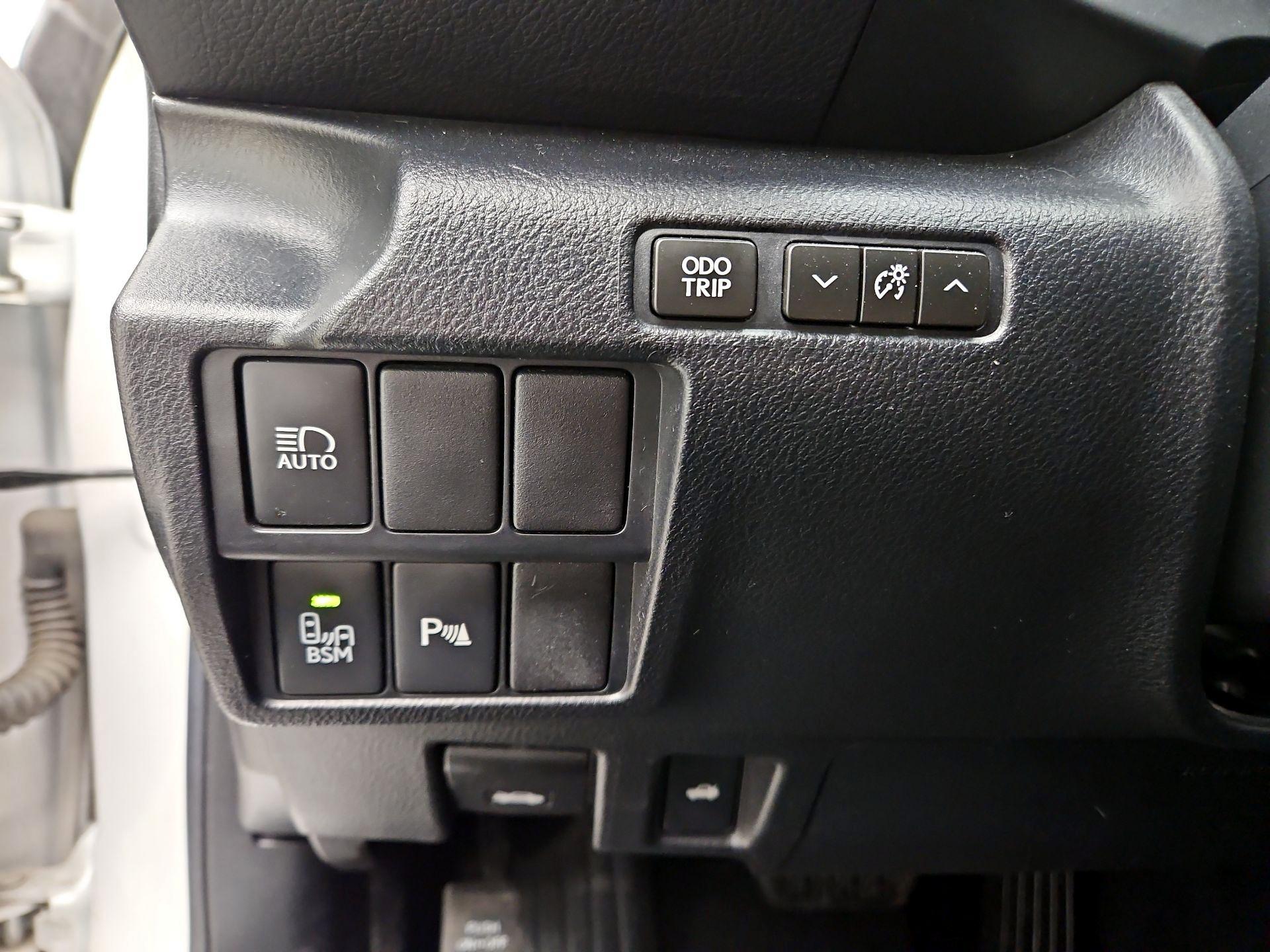 Thumbnail: 2017 Lexus IS - 13