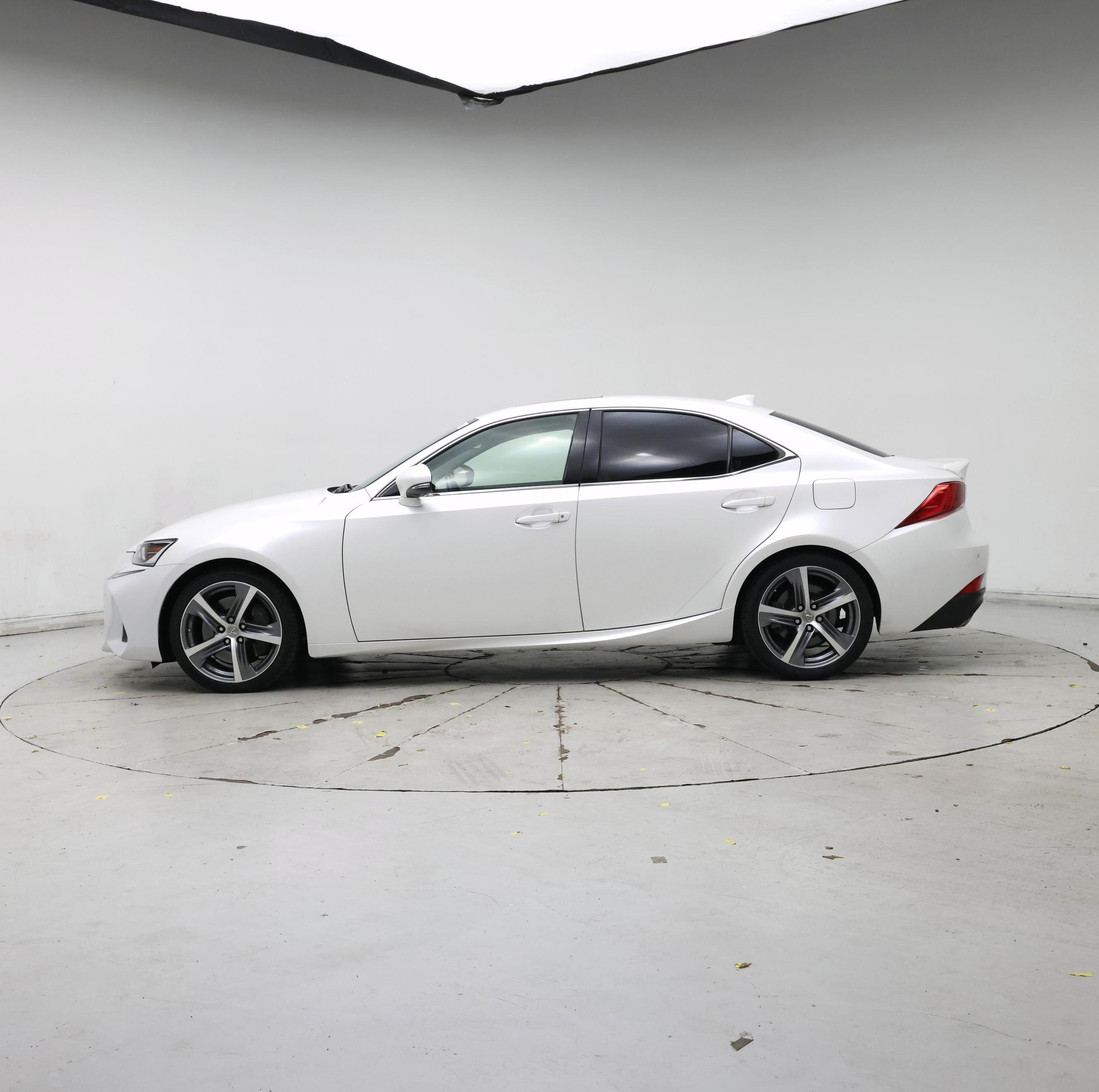 Thumbnail: 2017 Lexus IS - 3