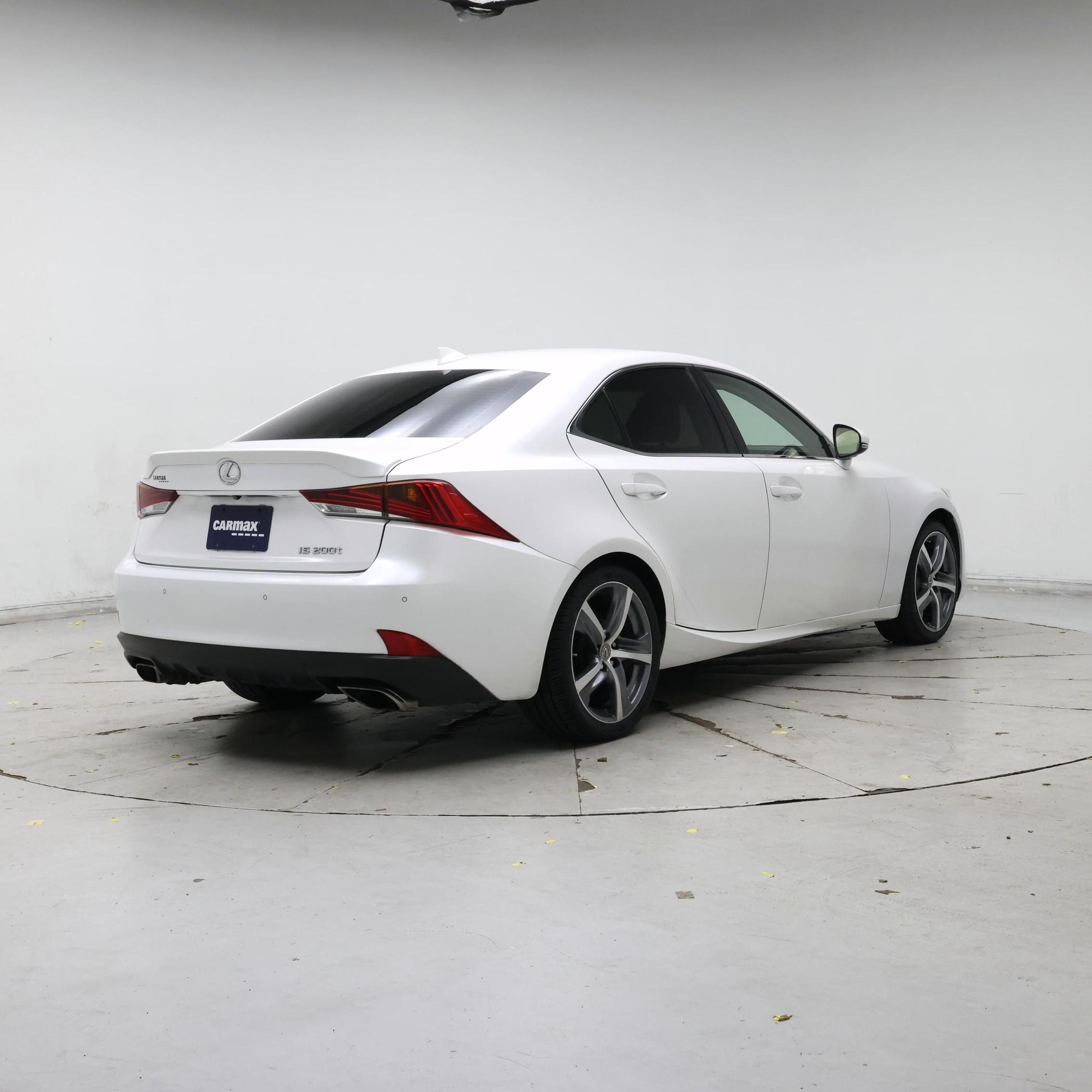 Thumbnail: 2017 Lexus IS - 8