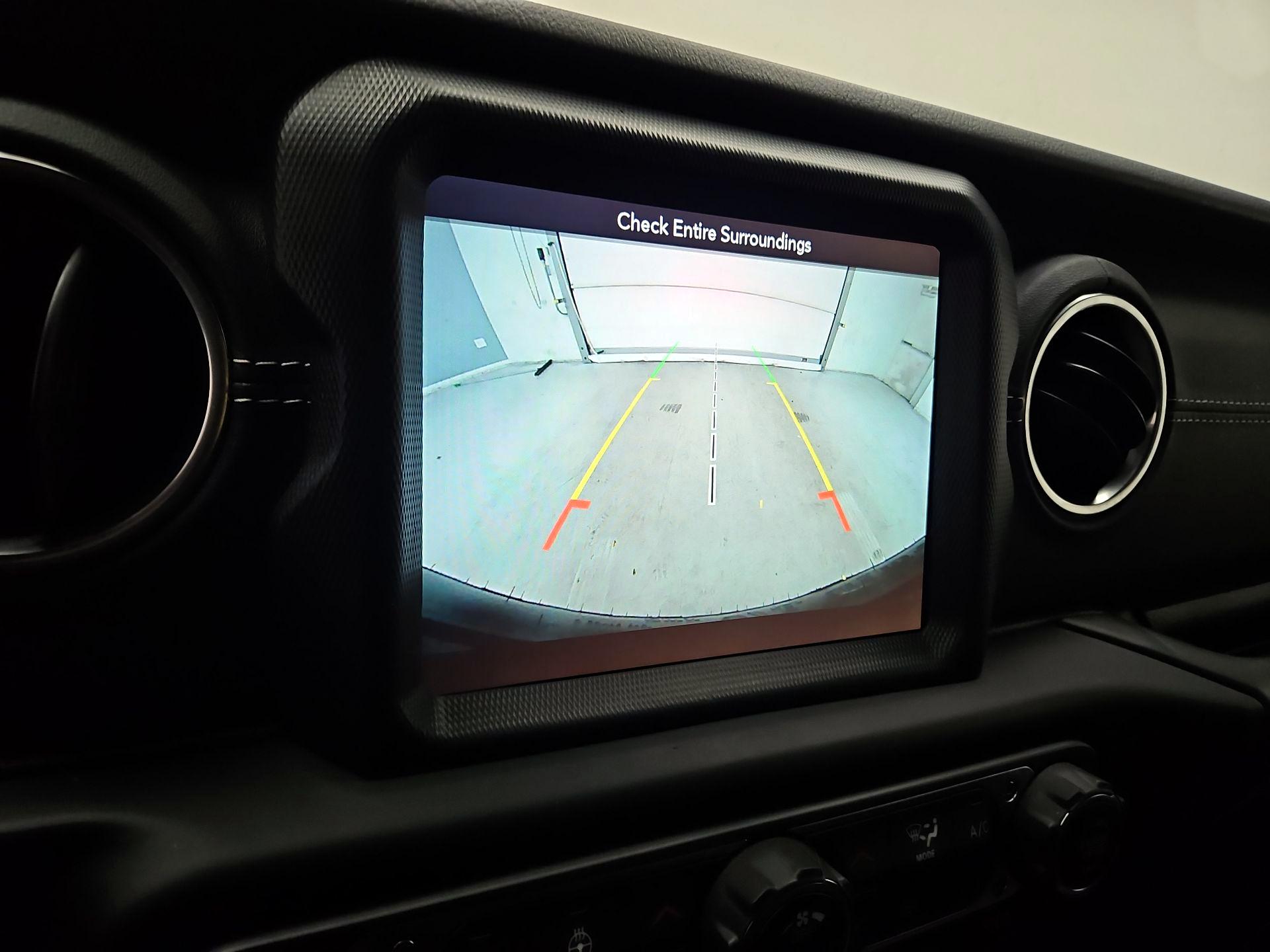 Thumbnail: 2019 Jeep Wrangler - 13