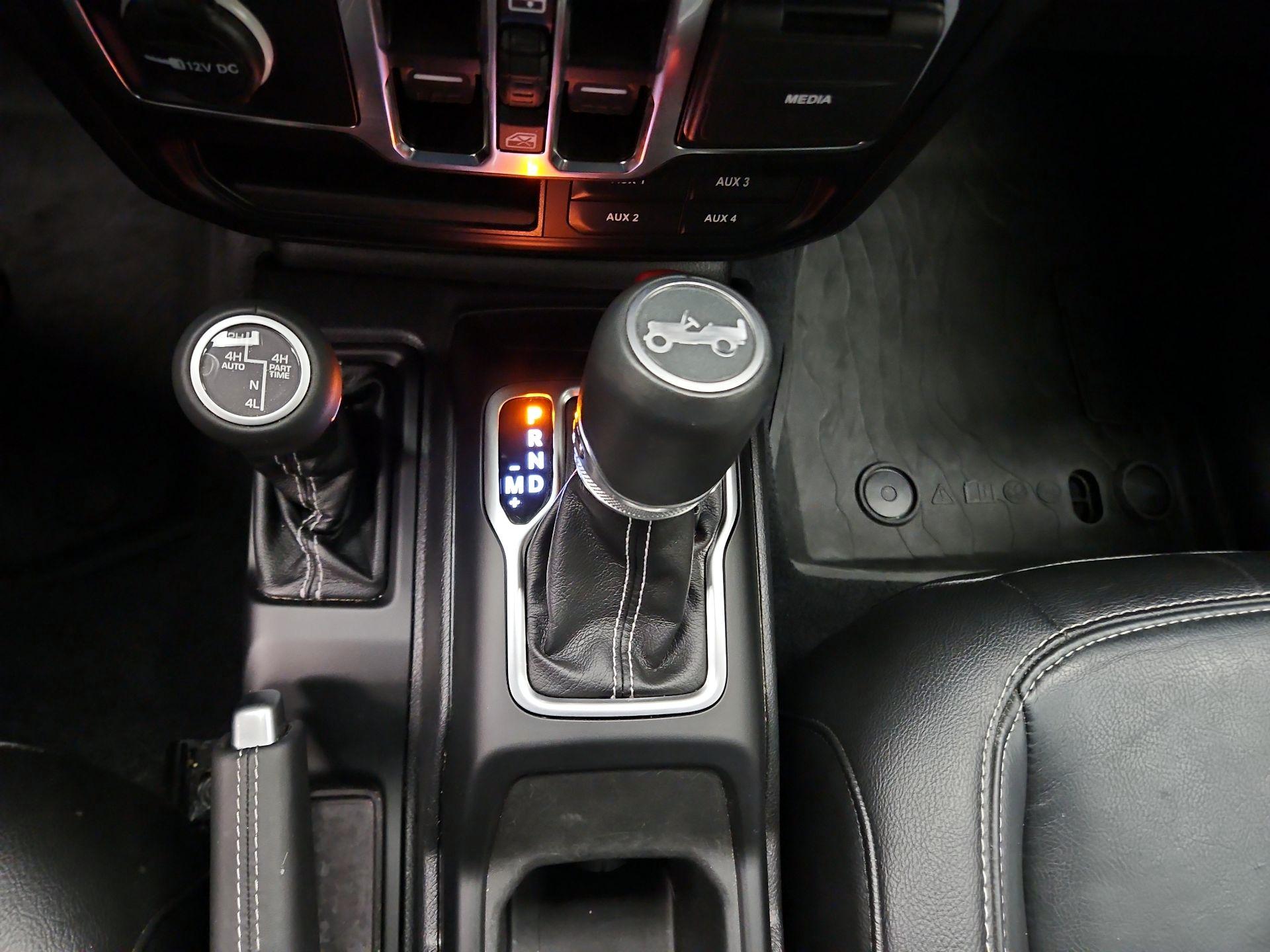 Thumbnail: 2019 Jeep Wrangler - 16