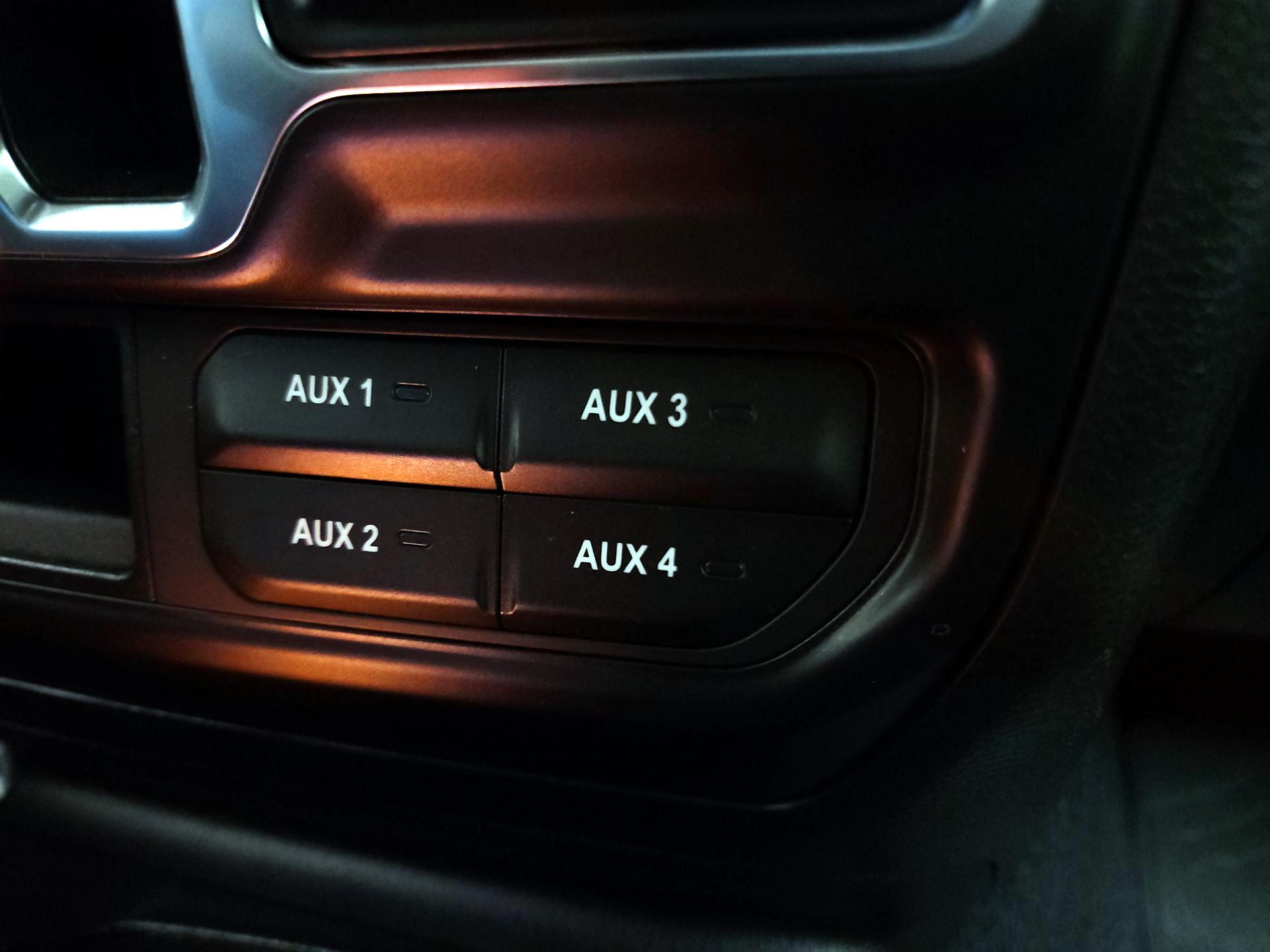 Thumbnail: 2019 Jeep Wrangler - 17