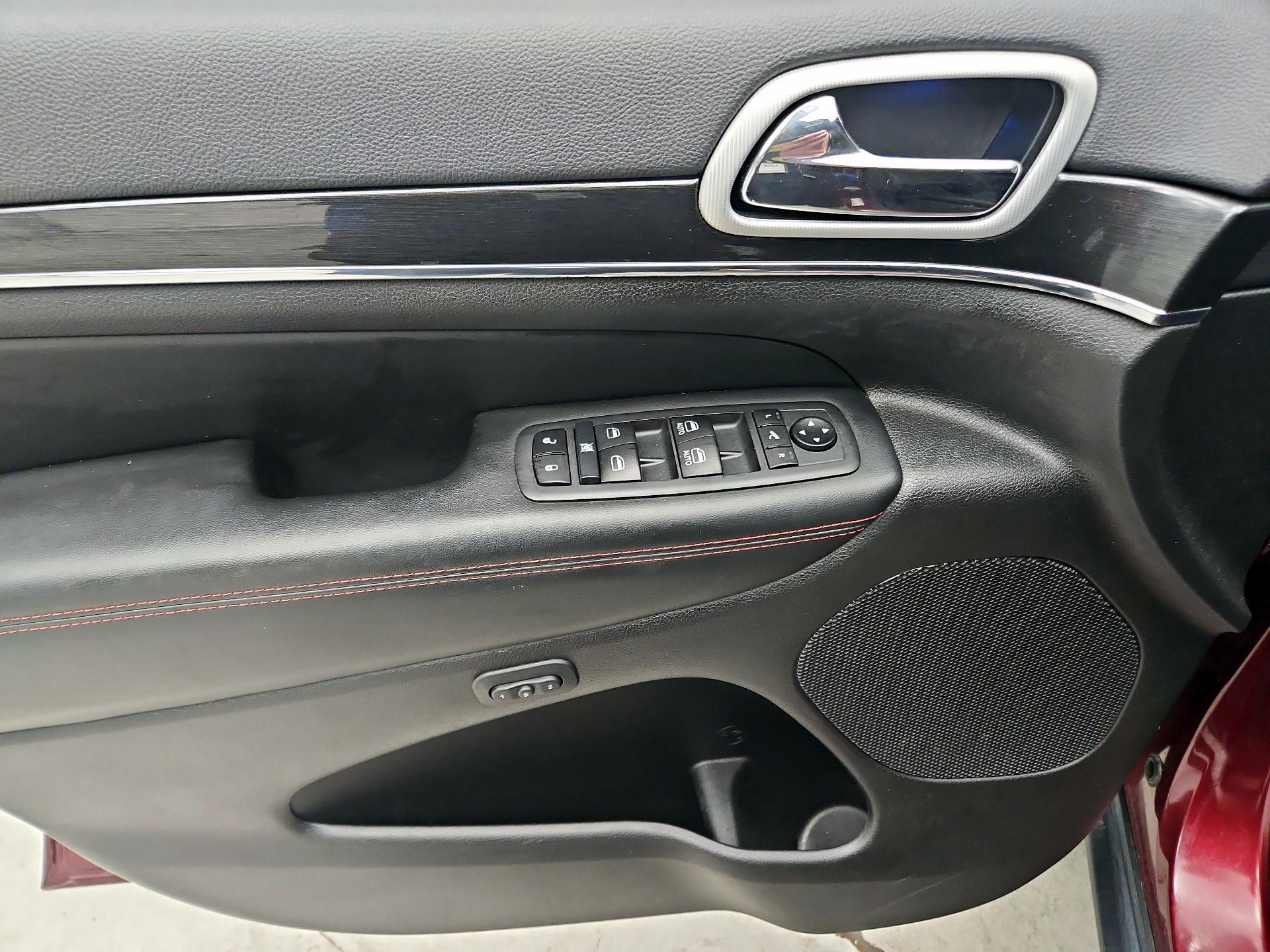 Thumbnail: 2020 Jeep Grand Cherokee - 10