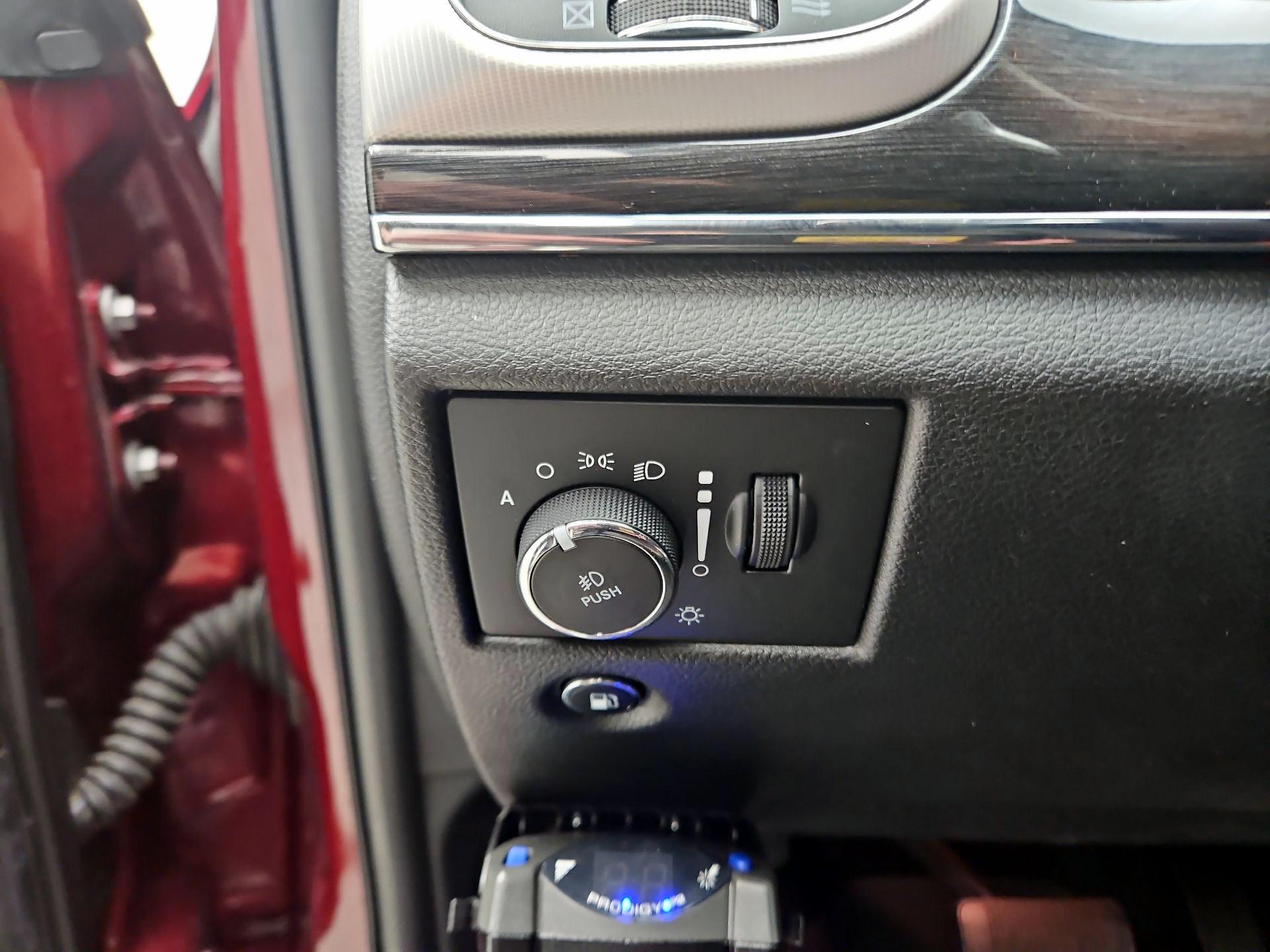 Thumbnail: 2020 Jeep Grand Cherokee - 11