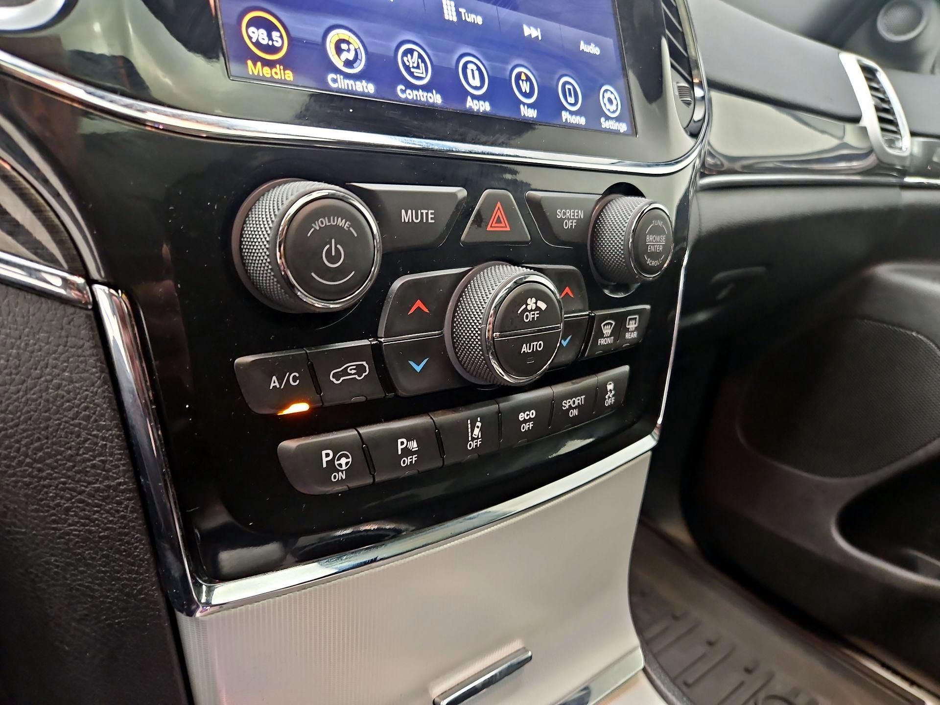 Thumbnail: 2020 Jeep Grand Cherokee - 15