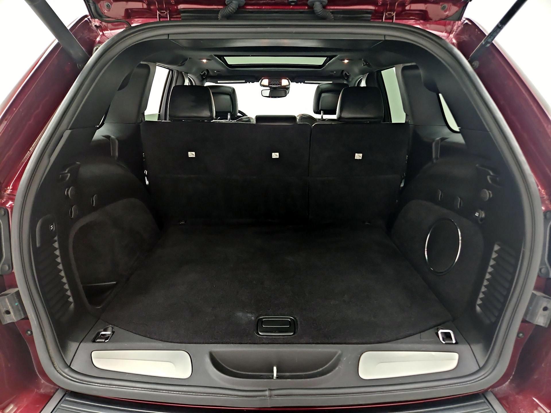 Thumbnail: 2020 Jeep Grand Cherokee - 20