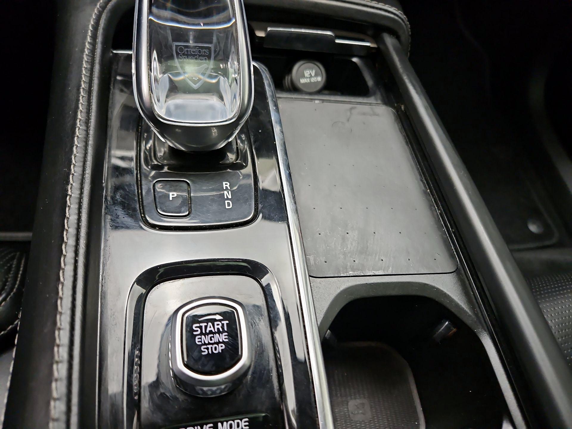 Thumbnail: 2021 Volvo XC90 - 17
