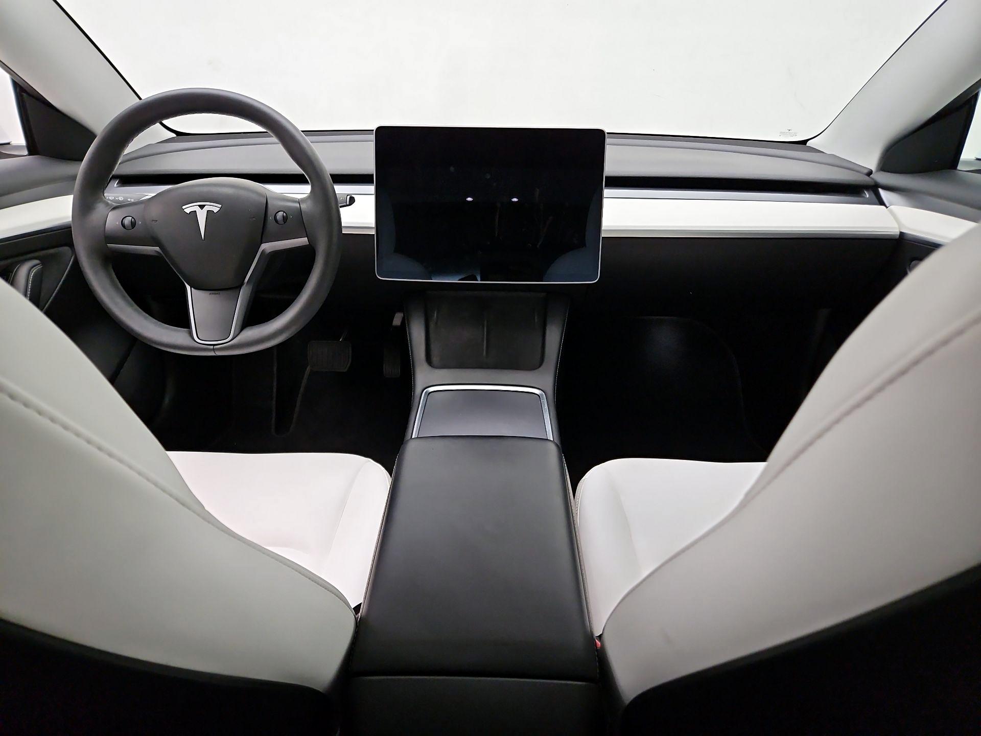 Thumbnail: 2021 Tesla Model 3 - 9