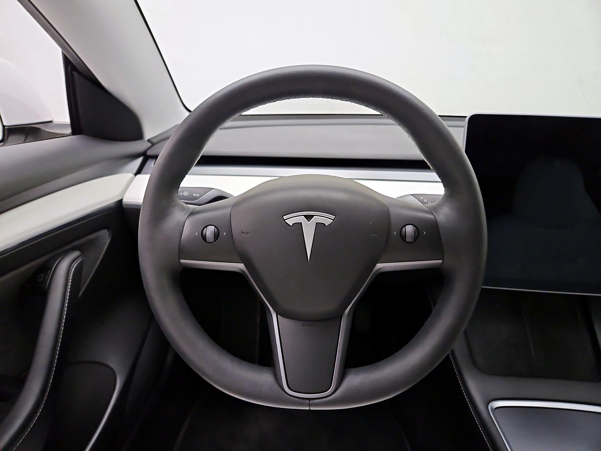 Thumbnail: 2021 Tesla Model 3 - 10