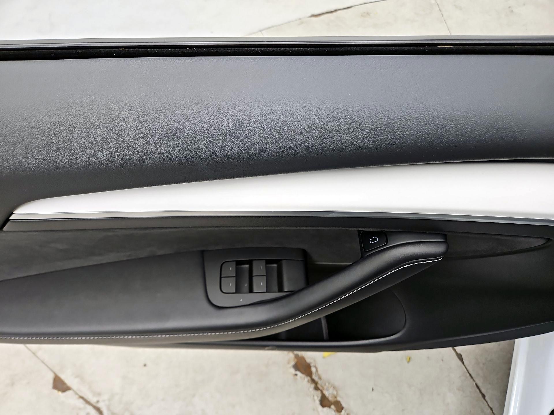 Thumbnail: 2021 Tesla Model 3 - 12