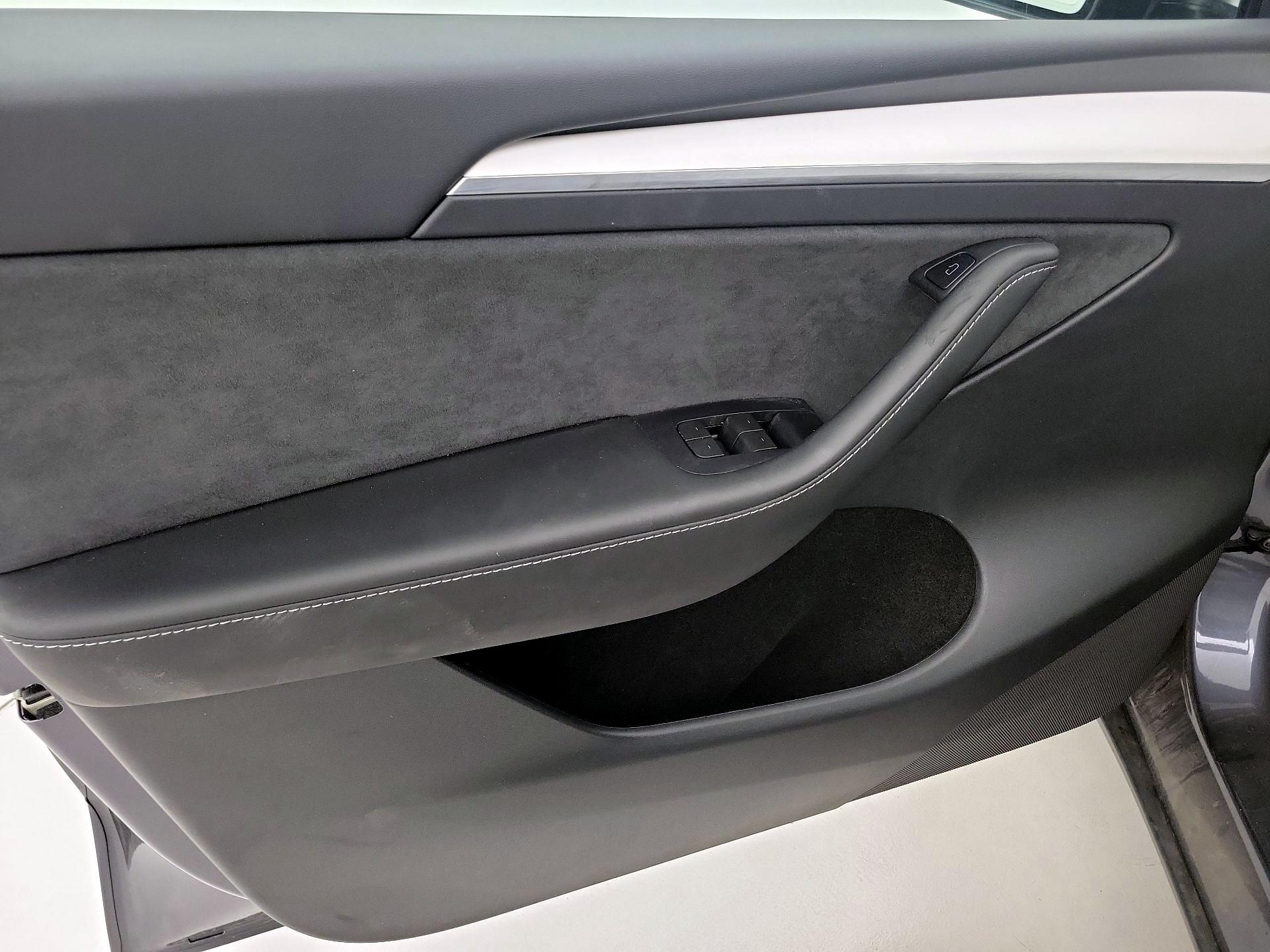 Thumbnail: 2023 Tesla Model Y - 12