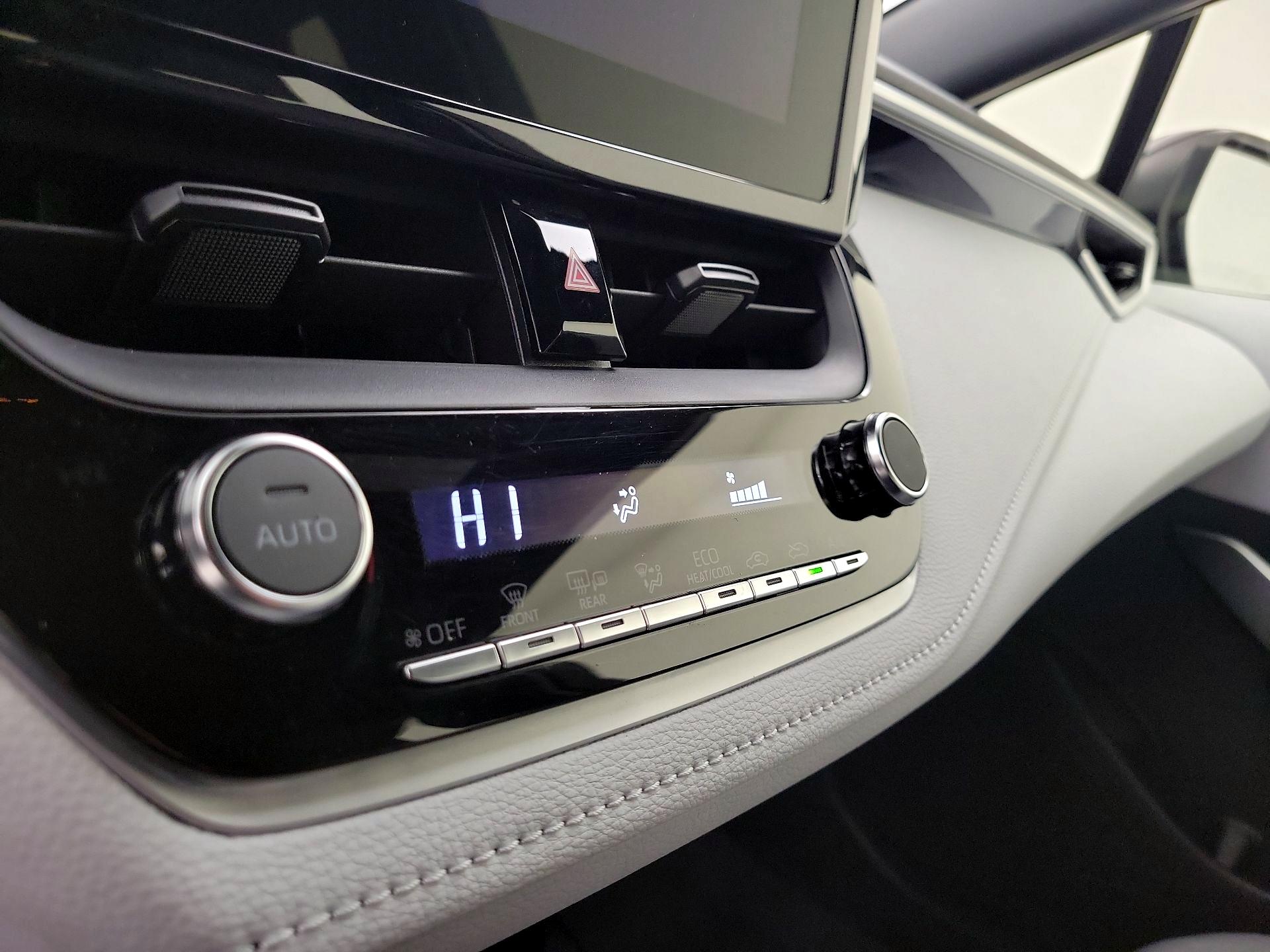 Thumbnail: 2023 Toyota Corolla - 17