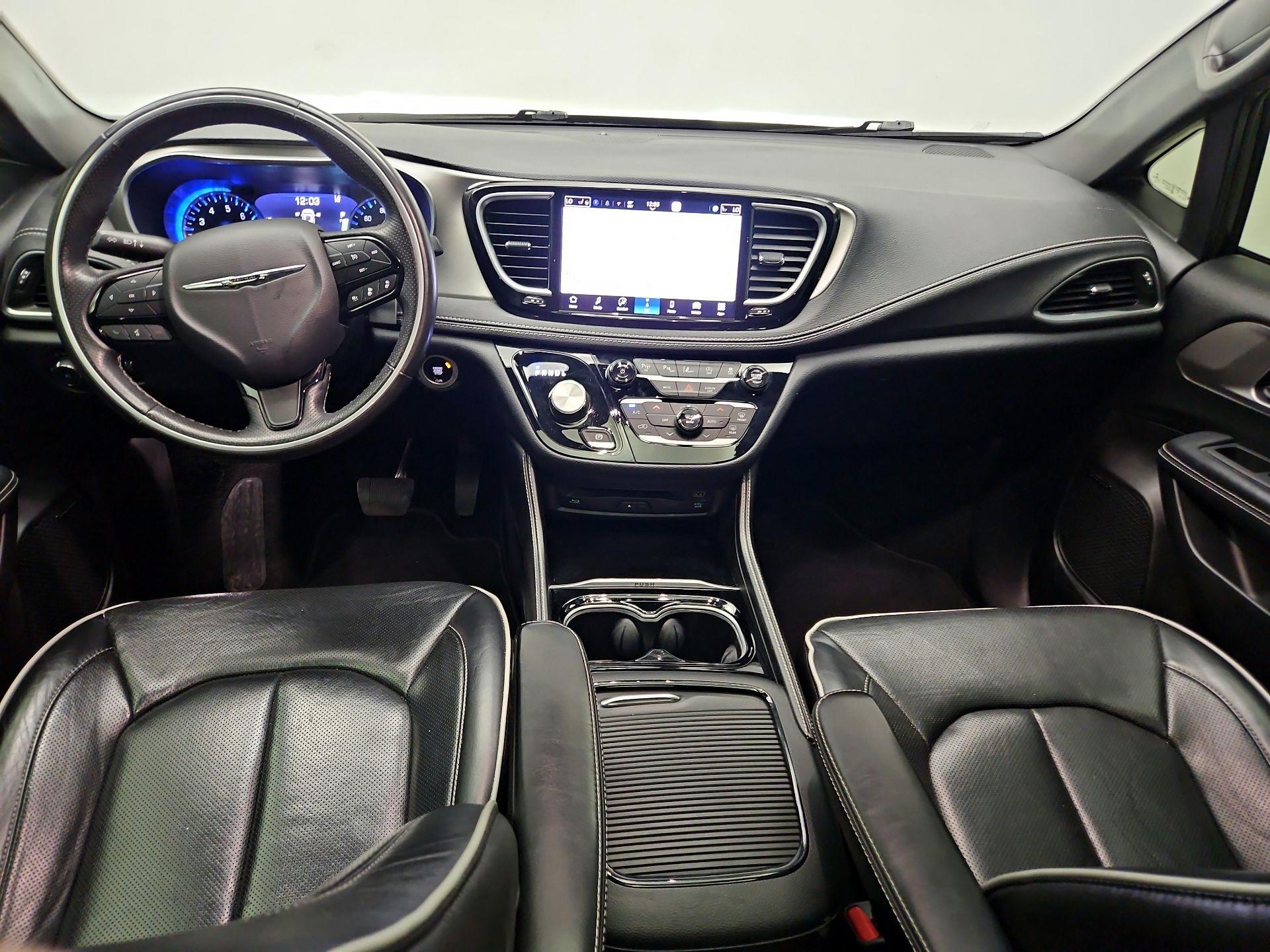 Thumbnail: 2021 Chrysler Pacifica - 9