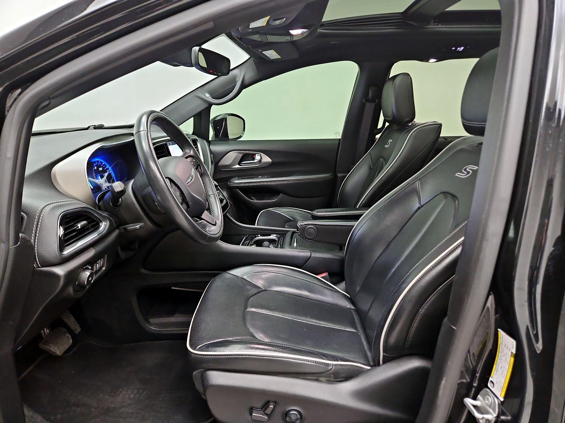 Thumbnail: 2021 Chrysler Pacifica - 11