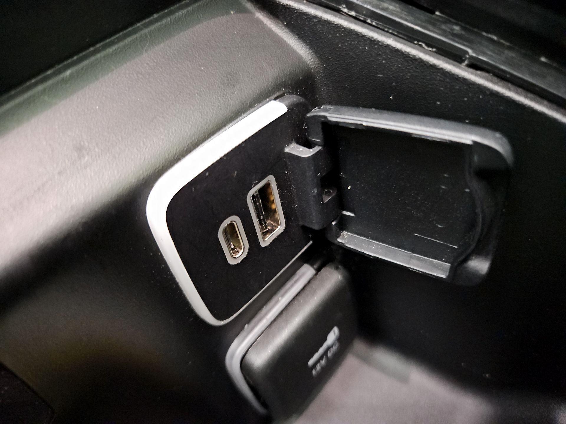 Thumbnail: 2021 Chrysler Pacifica - 19