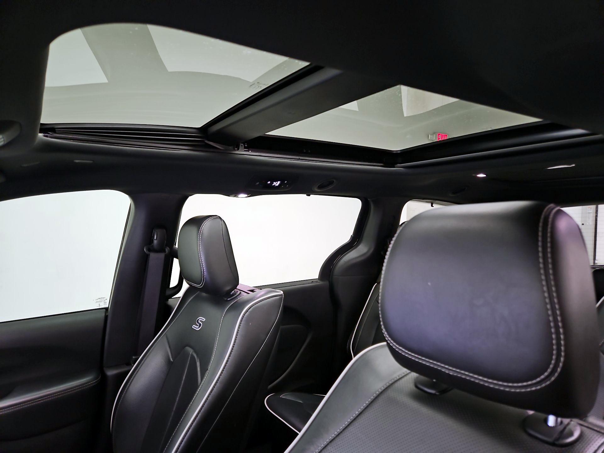 Thumbnail: 2021 Chrysler Pacifica - 20