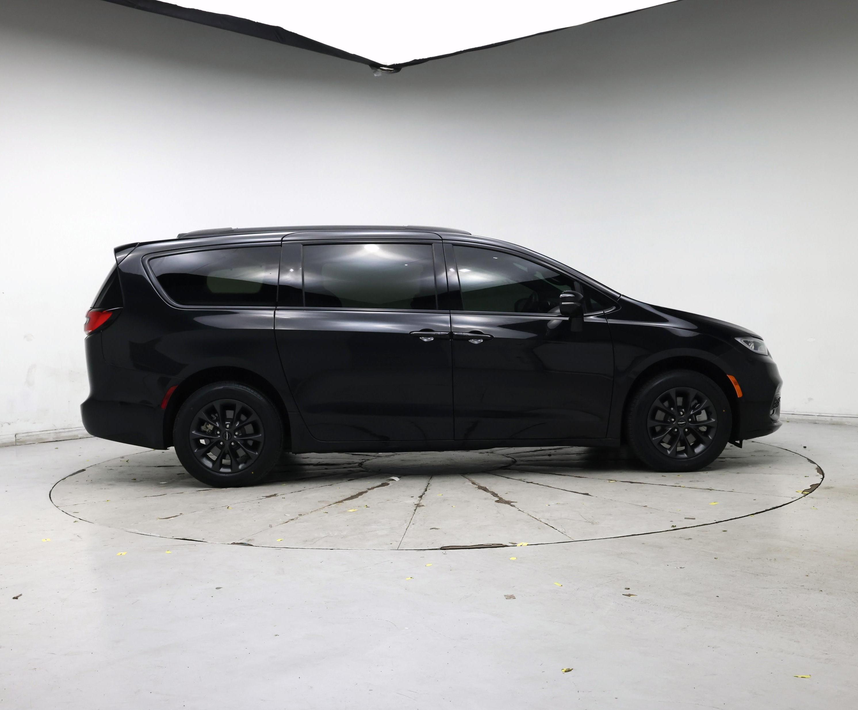 Thumbnail: 2021 Chrysler Pacifica - 7