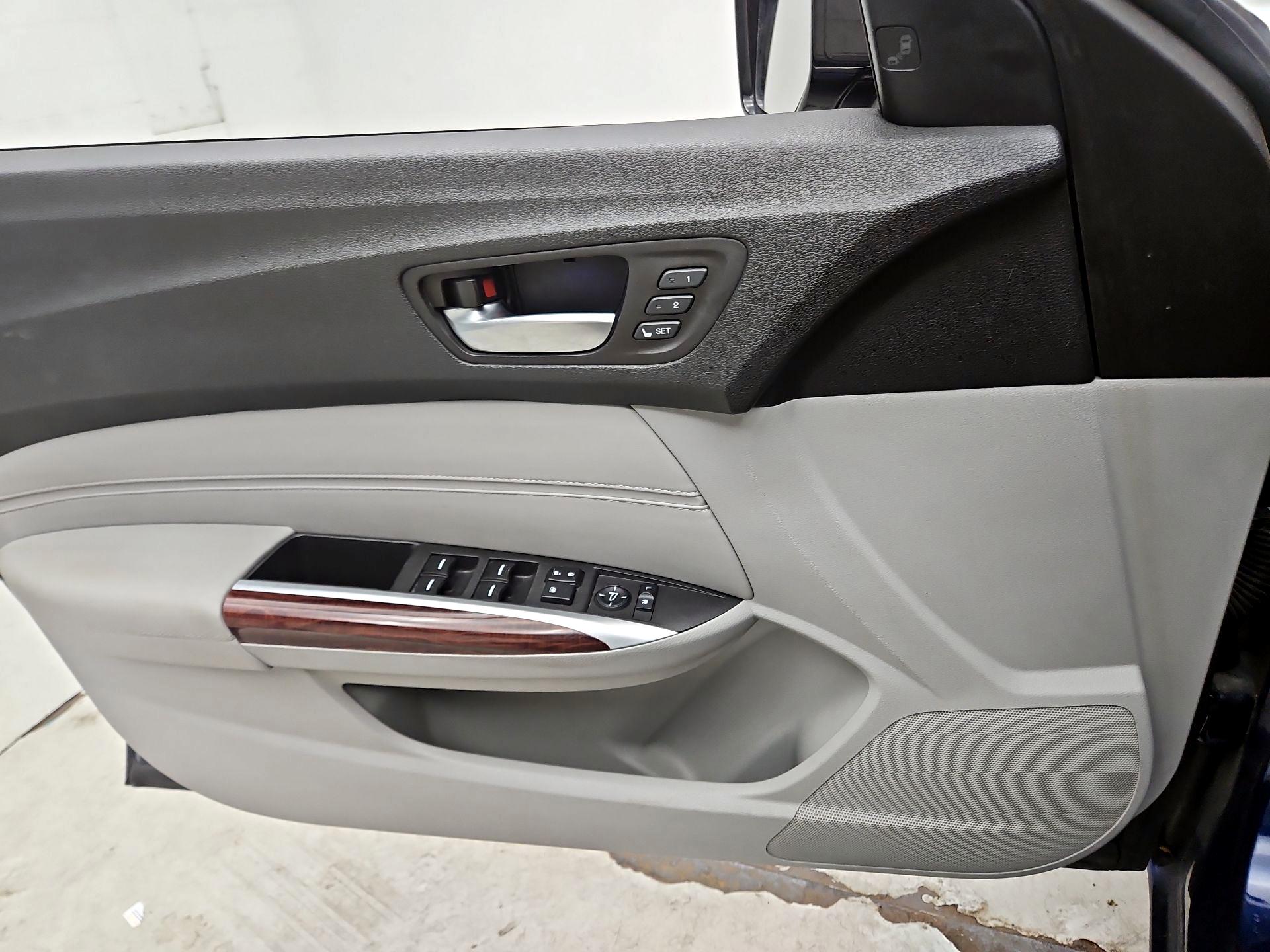 Thumbnail: 2015 Acura TLX - 10