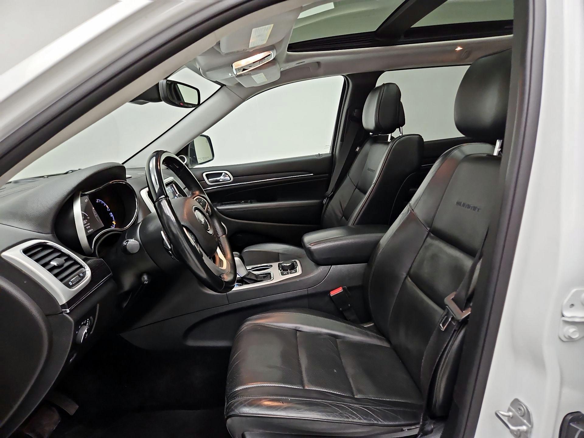 Thumbnail: 2018 Jeep Grand Cherokee - 11