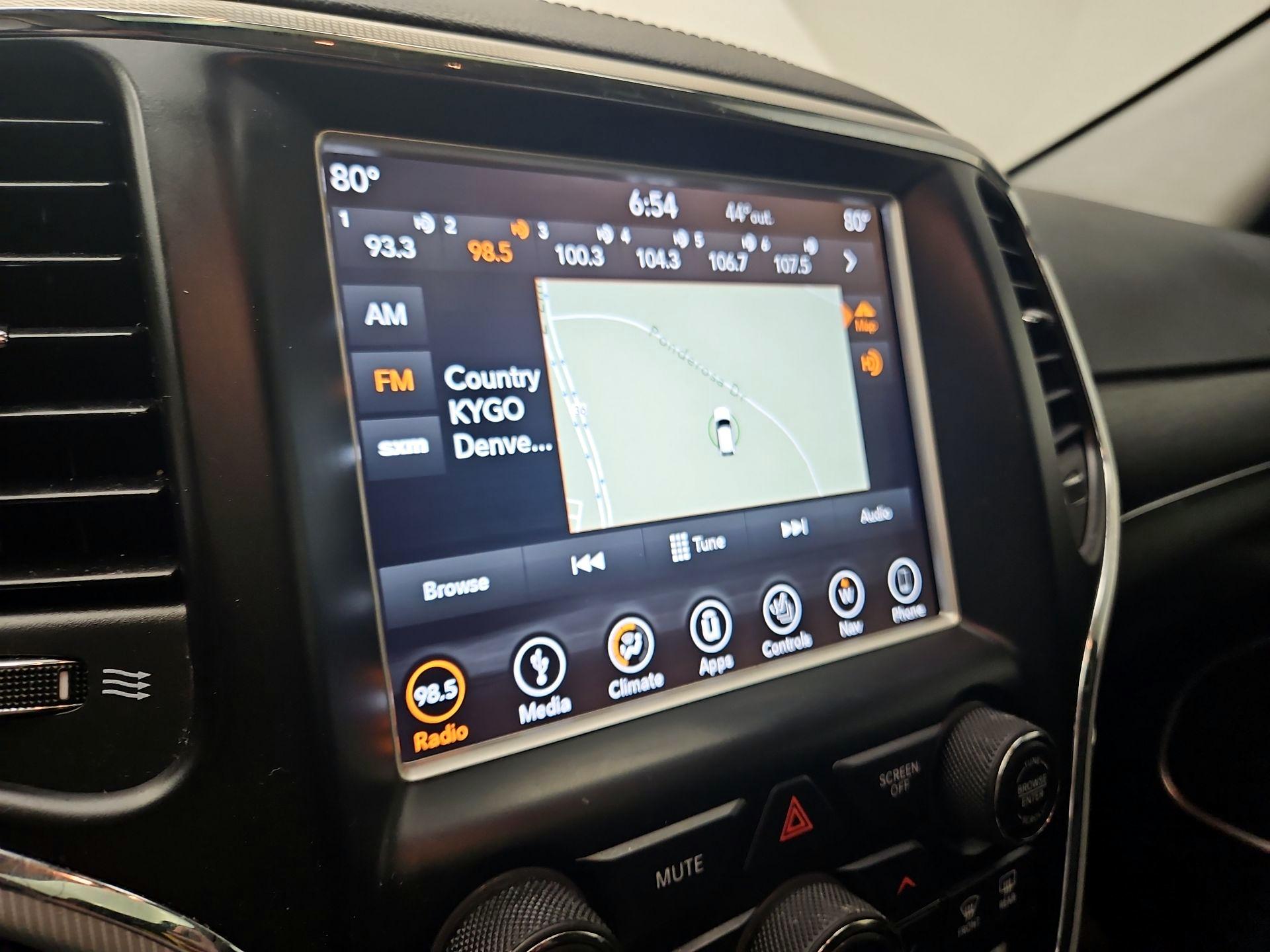 Thumbnail: 2018 Jeep Grand Cherokee - 16