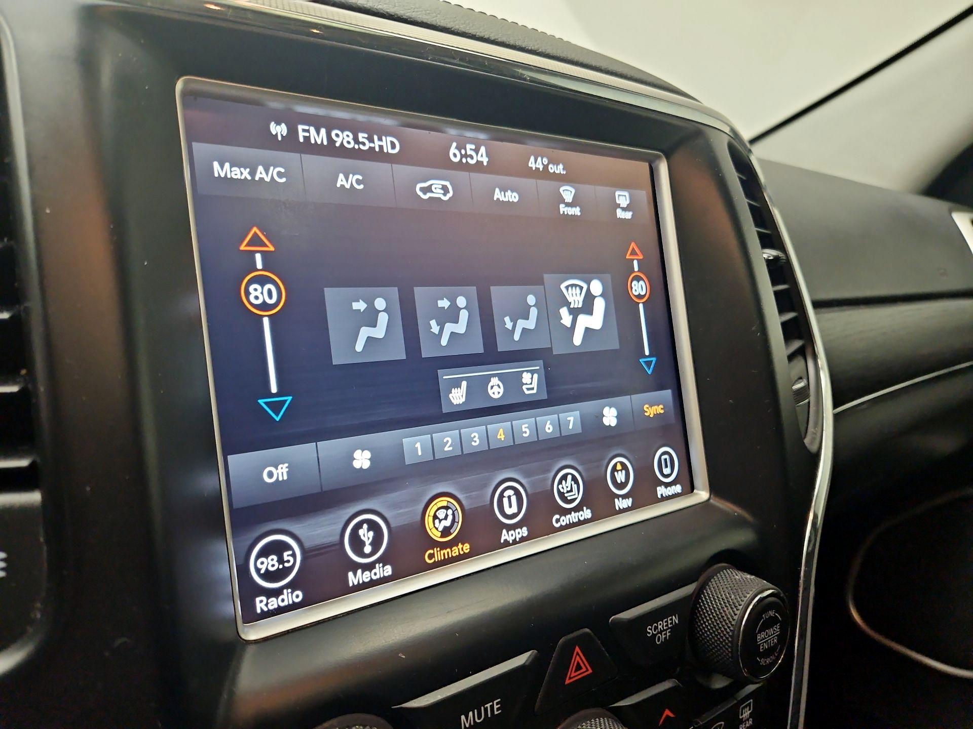 Thumbnail: 2018 Jeep Grand Cherokee - 17