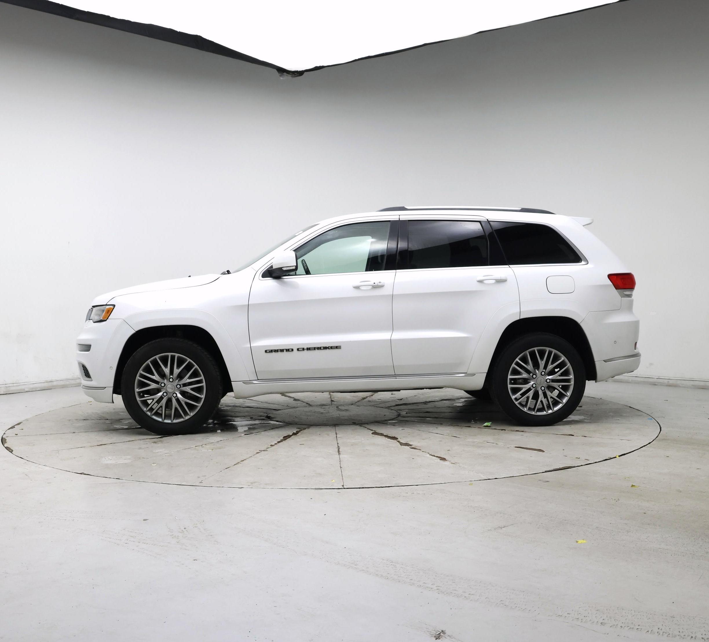 Thumbnail: 2018 Jeep Grand Cherokee - 3