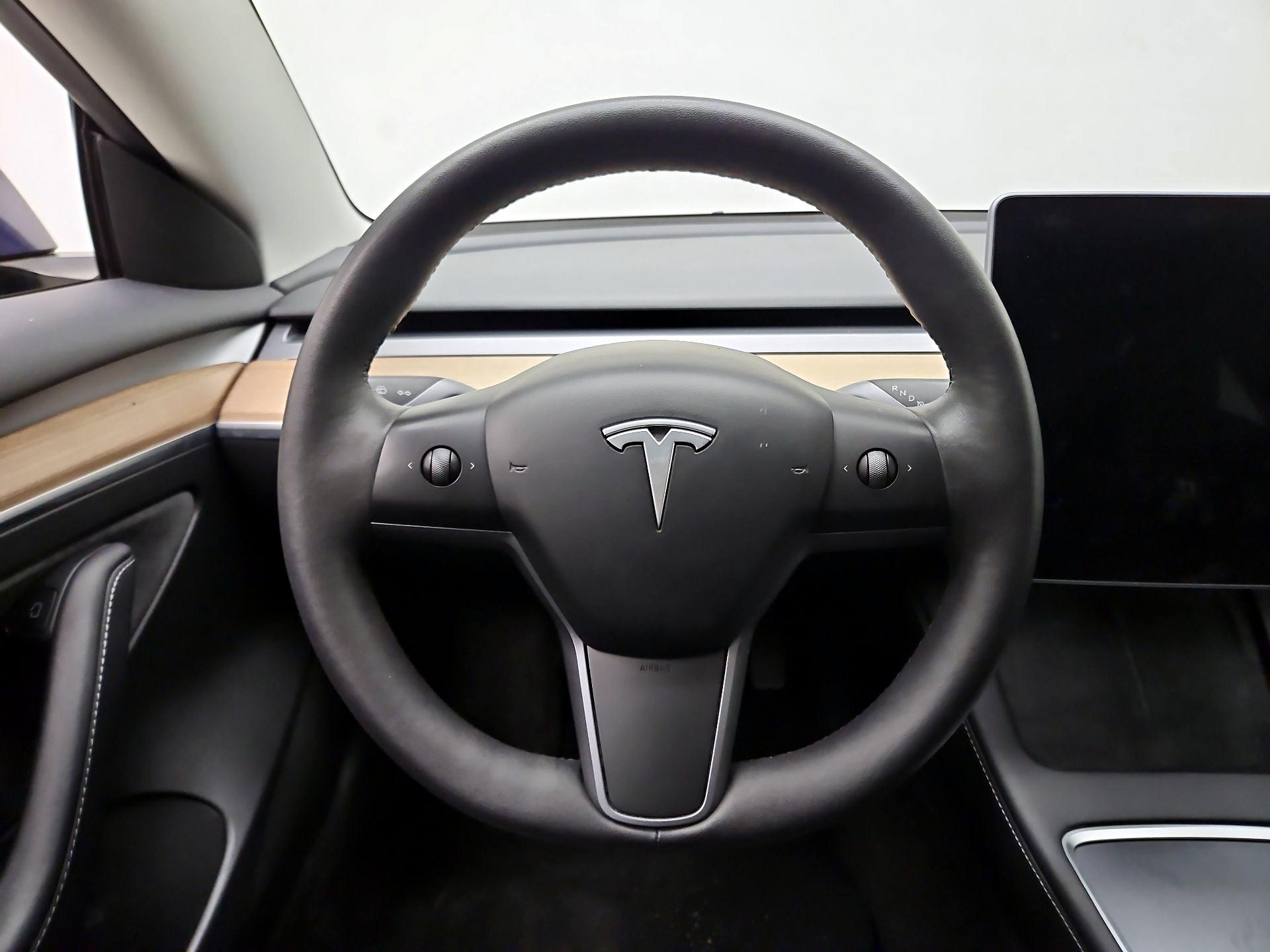 Thumbnail: 2023 Tesla Model 3 - 10