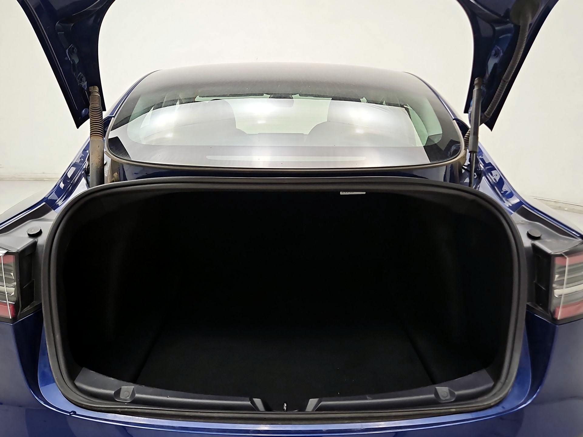 Thumbnail: 2023 Tesla Model 3 - 19