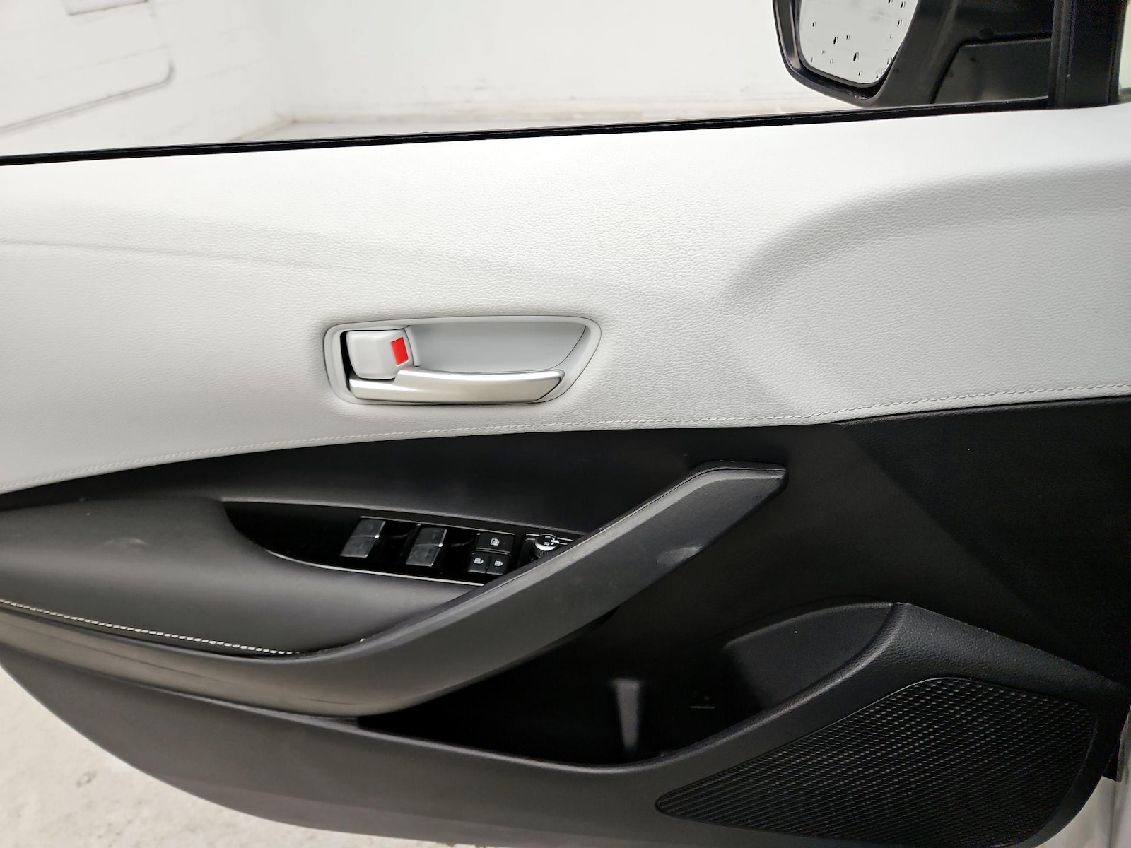 2020 Toyota Corolla Hatchback SE - Photo 13