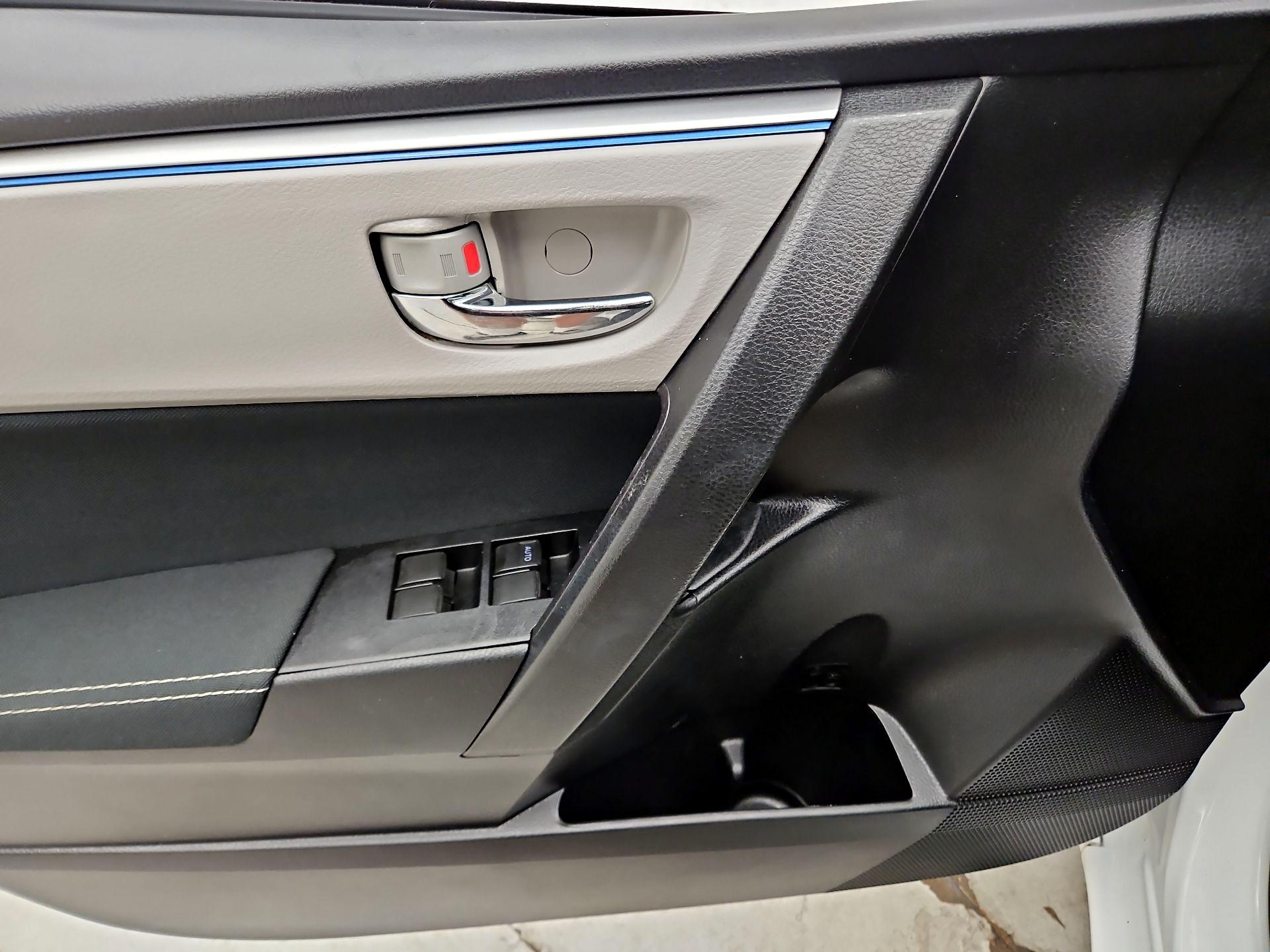 Thumbnail: 2016 Toyota Corolla - 12