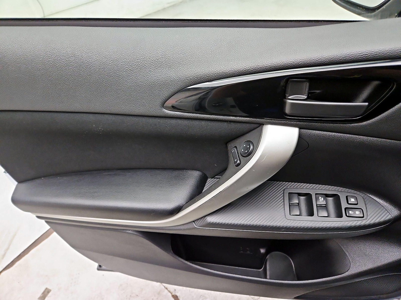 2025 Mitsubishi Eclipse Cross ES - Photo 13