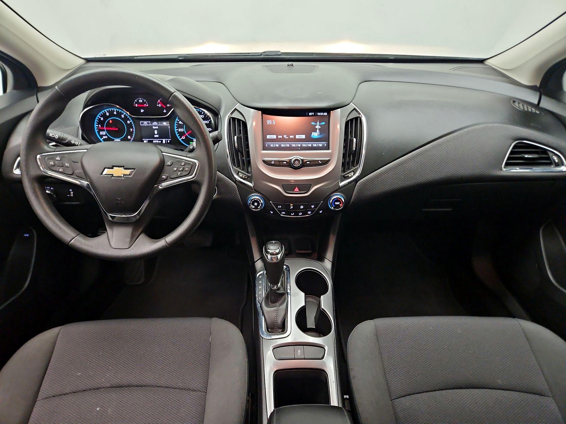 Thumbnail: 2017 Chevrolet Cruze - 9