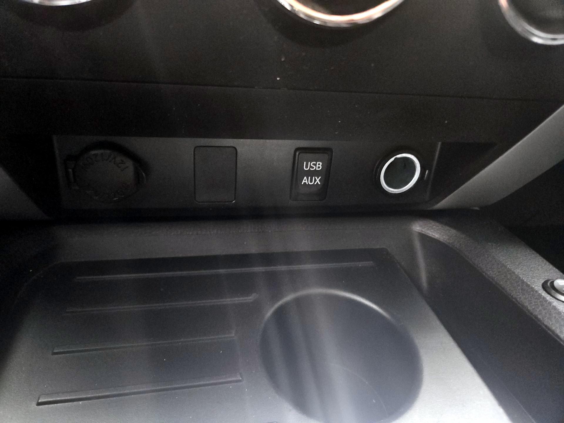 Thumbnail: 2016 Toyota Tundra - 18
