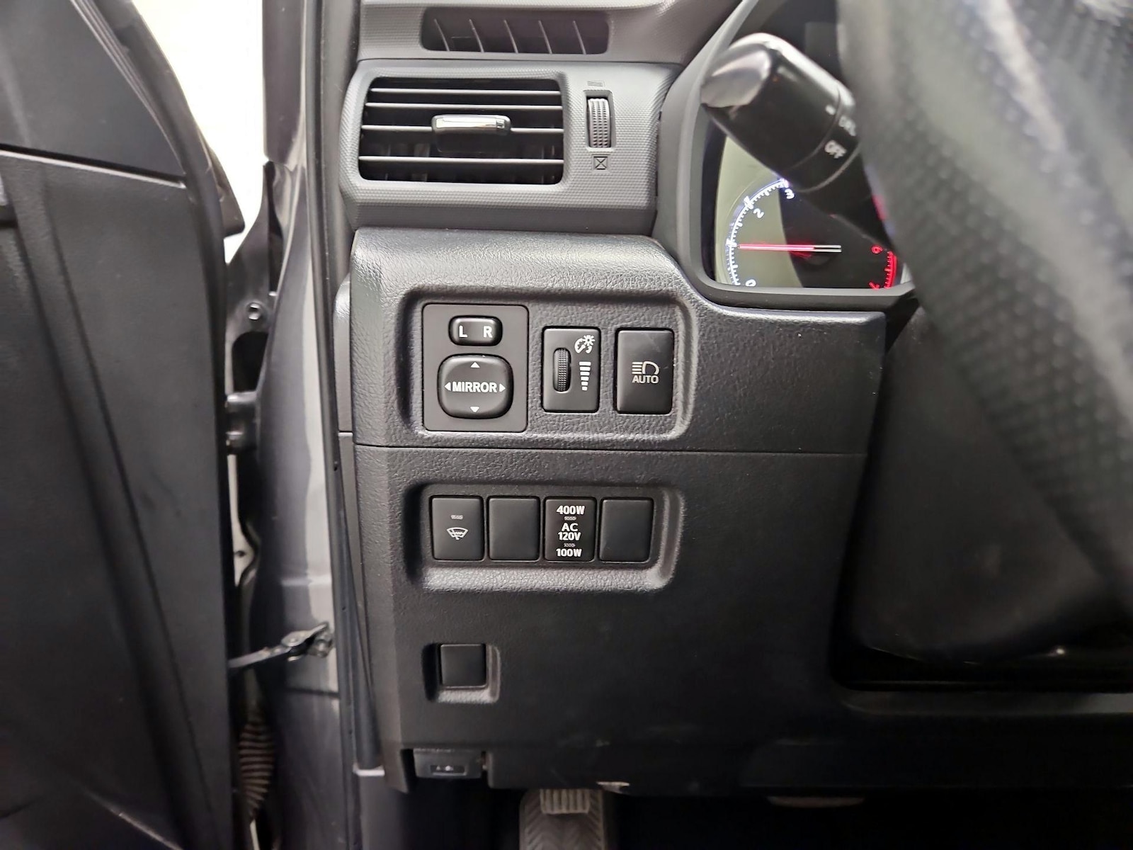 2020 Toyota 4Runner Venture - Photo 12
