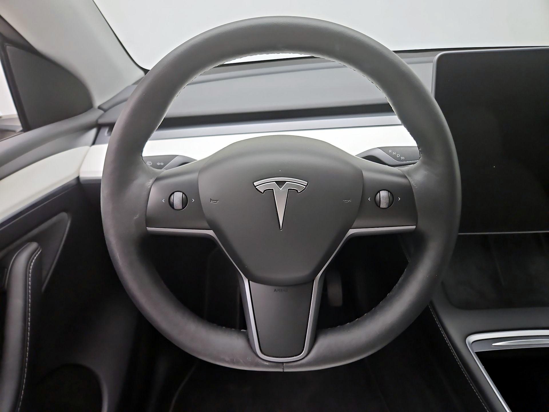 Thumbnail: 2023 Tesla Model Y - 10