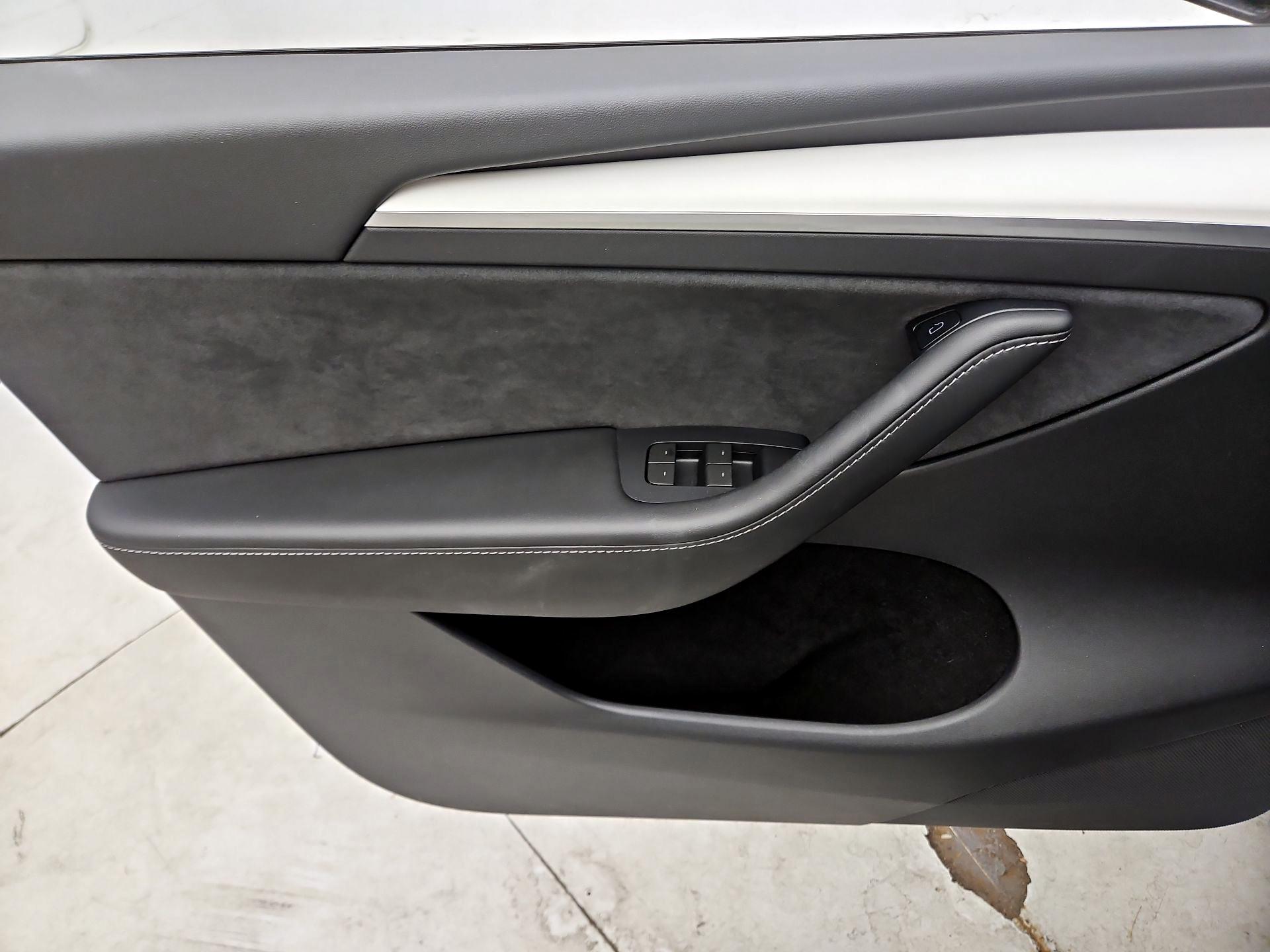 Thumbnail: 2023 Tesla Model Y - 12