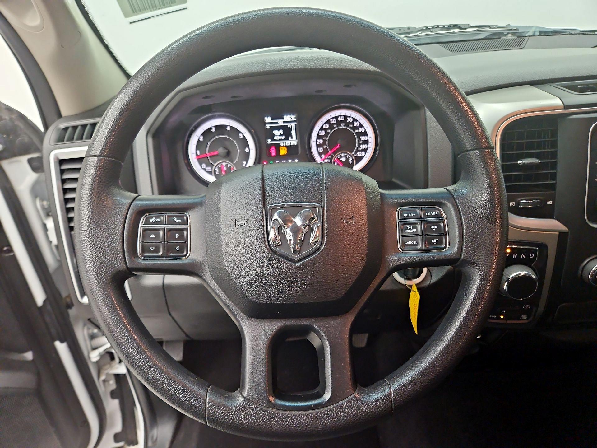 Thumbnail: 2019 RAM 1500 Classic - 10