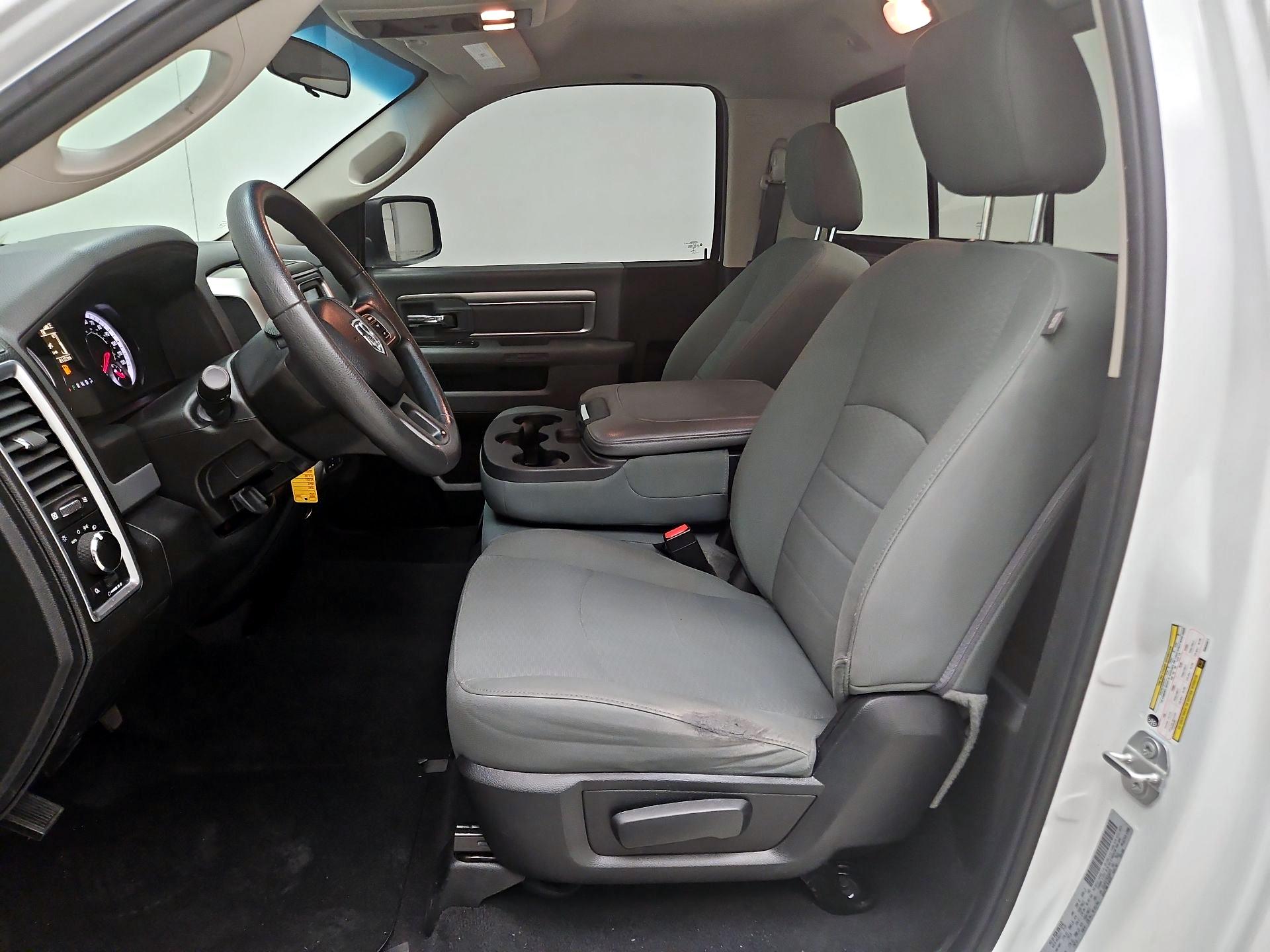 Thumbnail: 2019 RAM 1500 Classic - 11